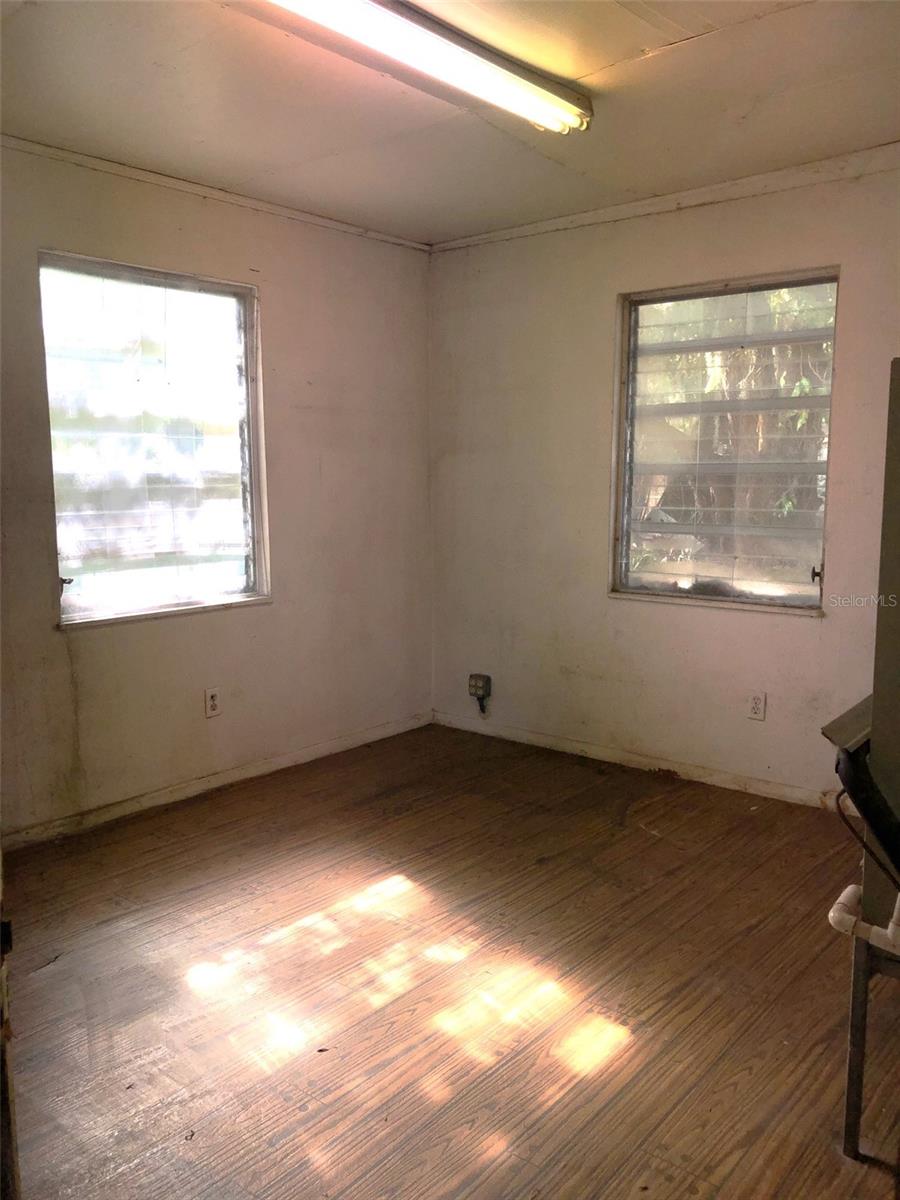 Image 15 of 21 For 407 25th Street