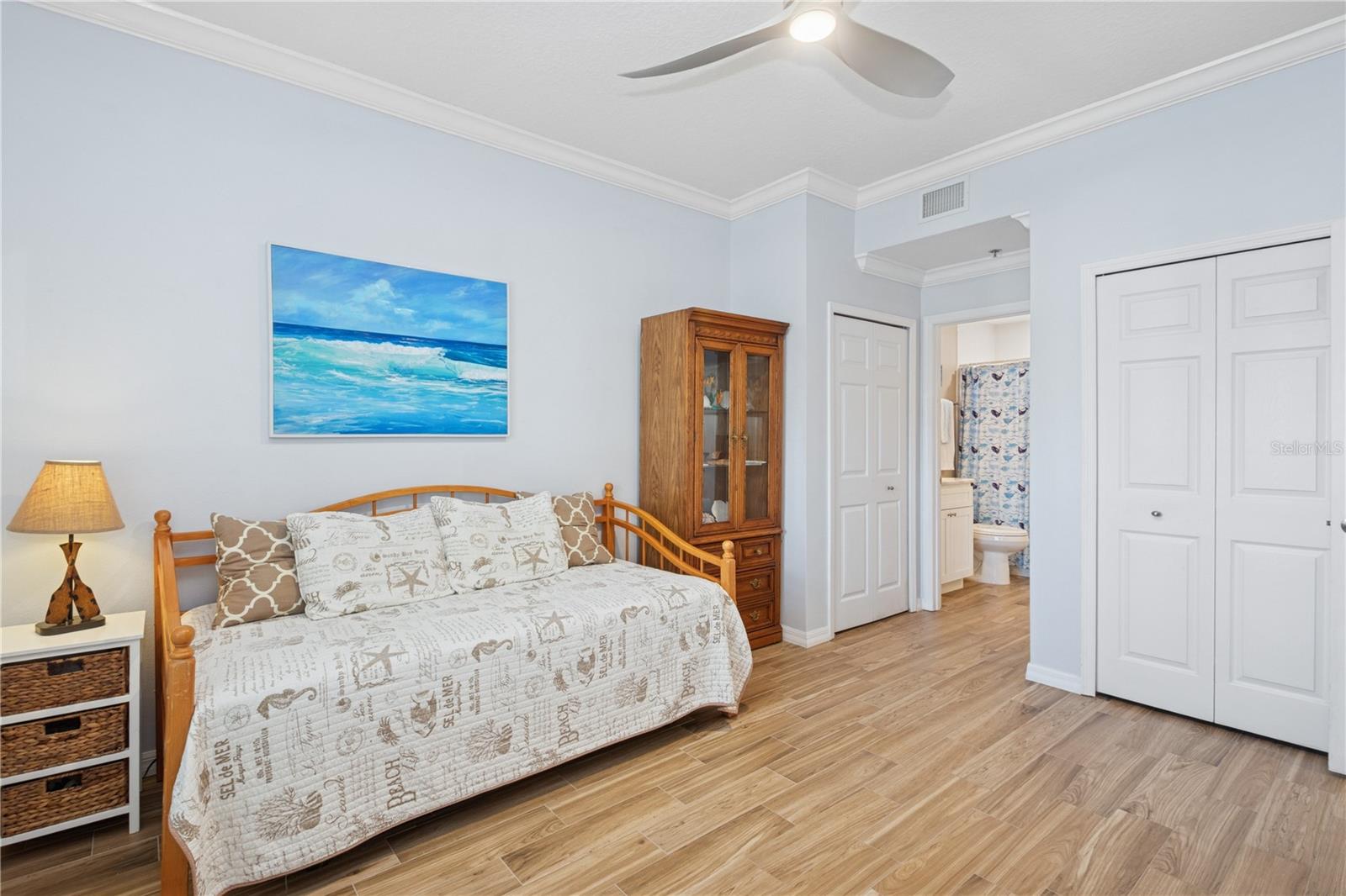 Image 11 of 45 For 5300 Atlantic Avenue 2-505