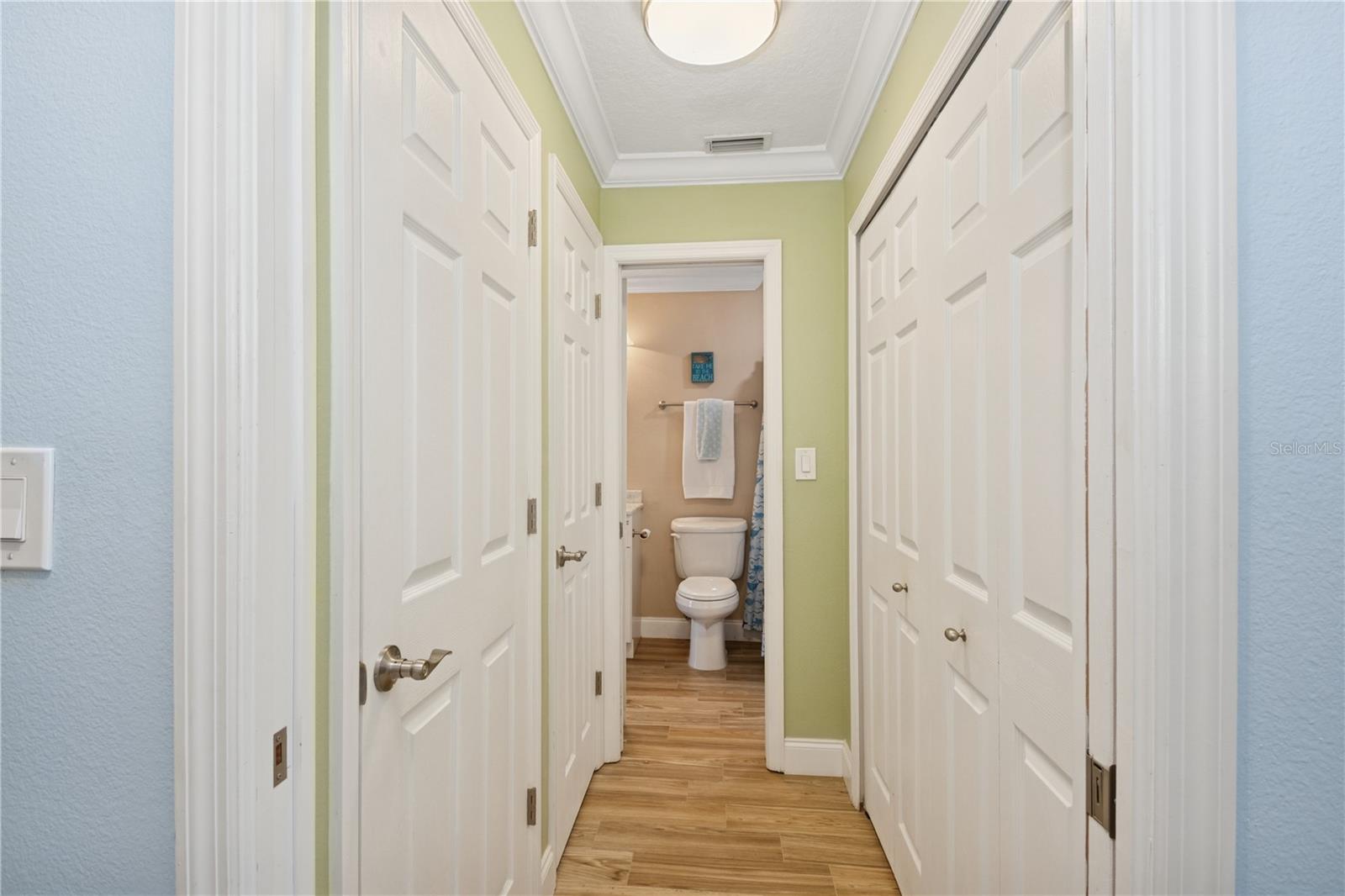 Image 13 of 45 For 5300 Atlantic Avenue 2-505