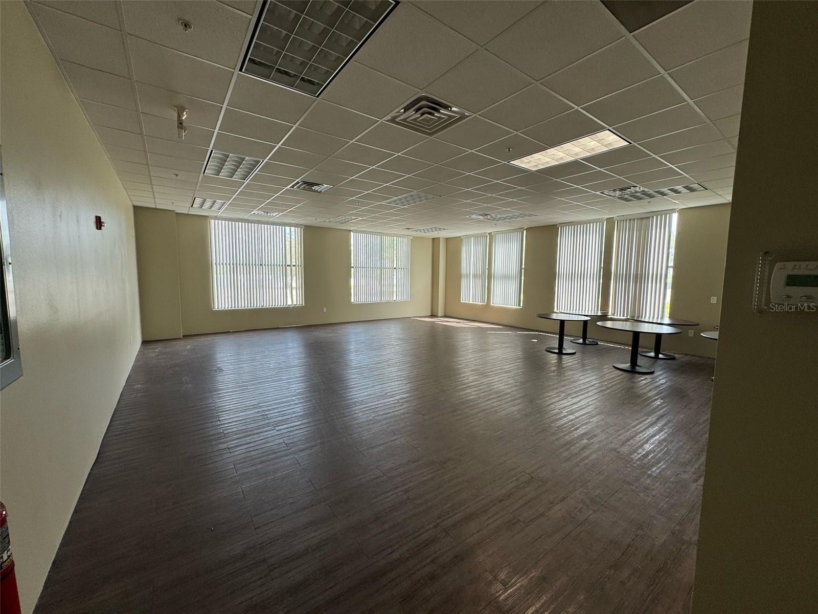Image 6 of 7 For 5749 Westgate Drive Unit 101