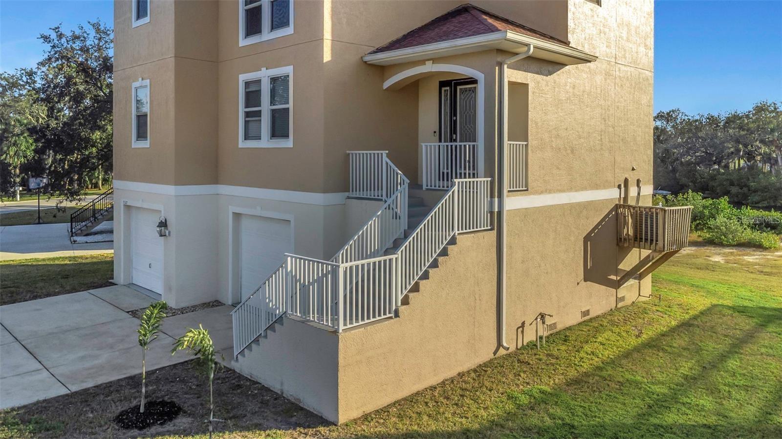 Image 2 of 45 For 7327 Brightwaters Court