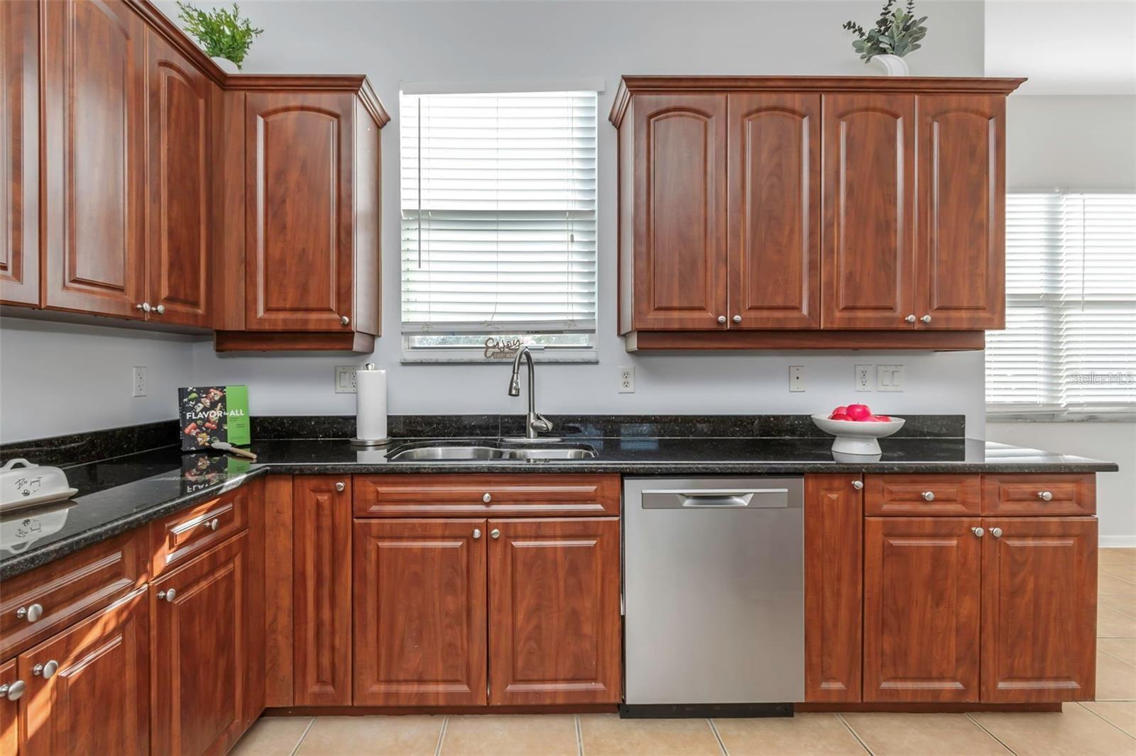Image 8 of 45 For 7327 Brightwaters Court