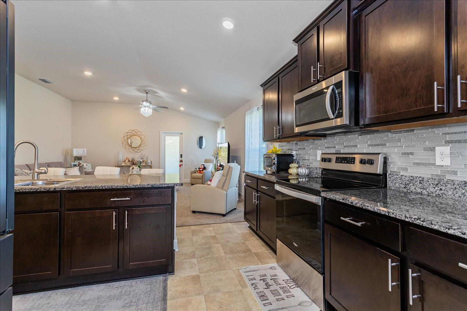 Image 9 of 24 For 644 Hudson Valley Drive