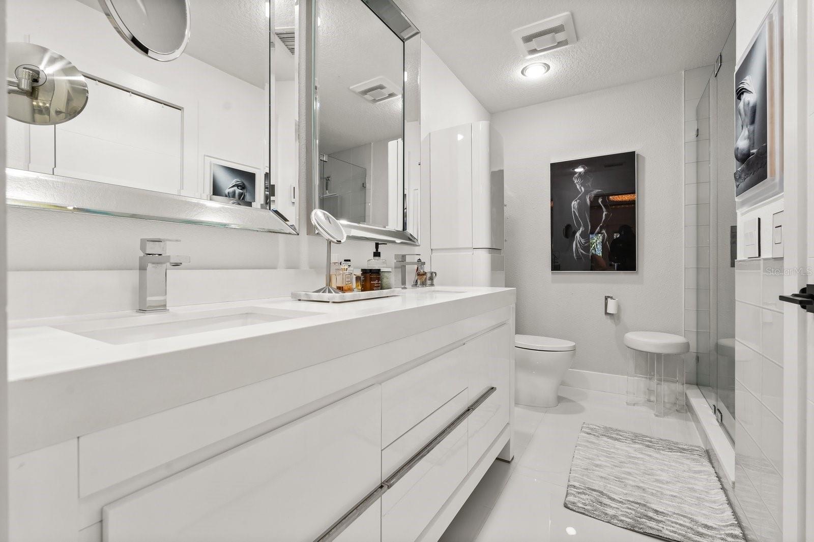 Image 16 of 41 For 13429 Fountainbleau Drive 13429