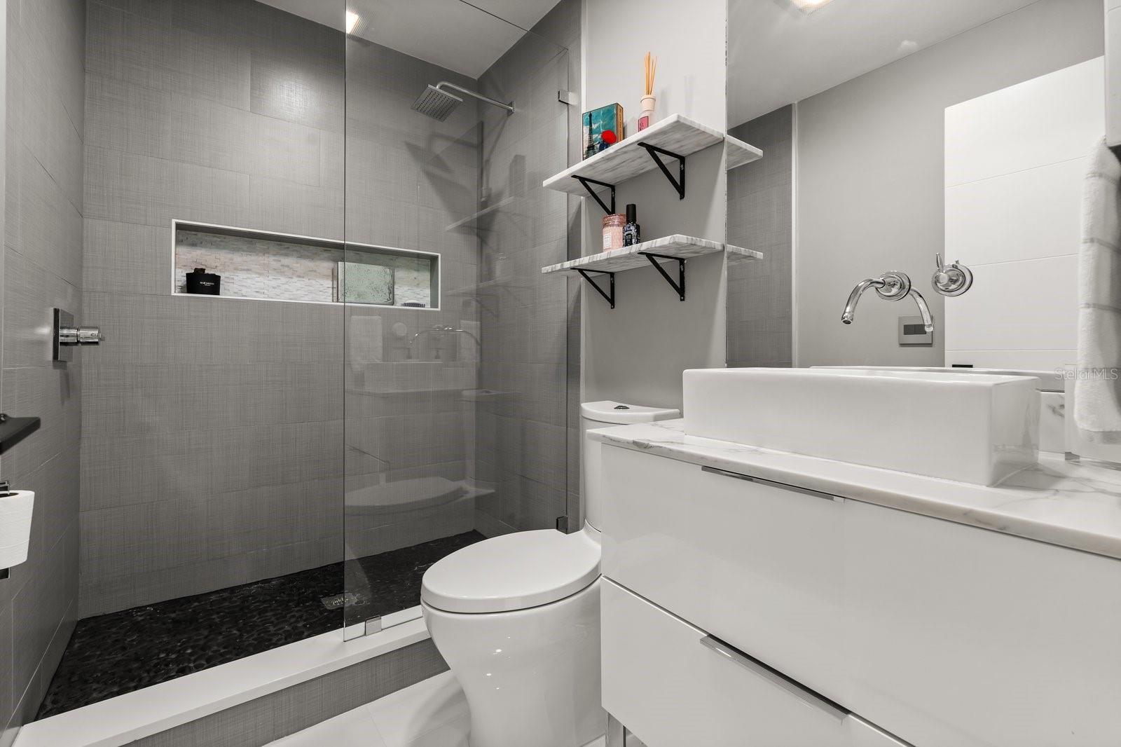 Image 20 of 41 For 13429 Fountainbleau Drive 13429