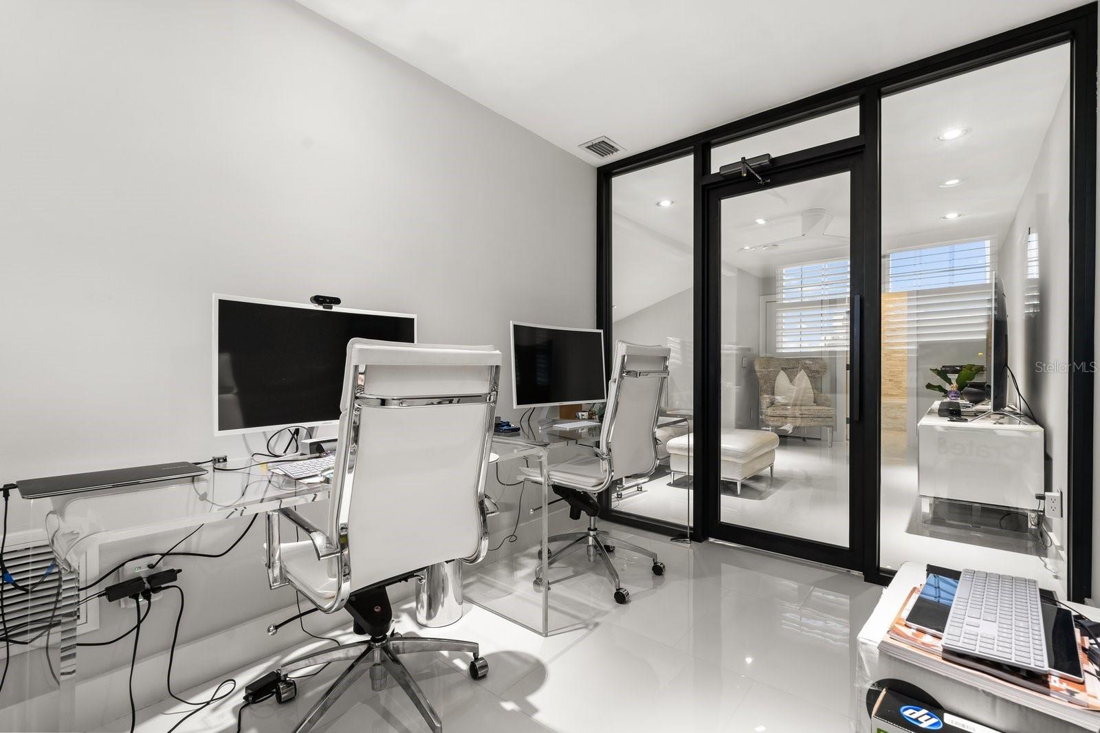 Image 25 of 41 For 13429 Fountainbleau Drive 13429