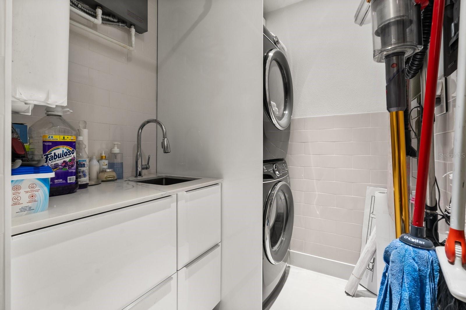 Image 28 of 41 For 13429 Fountainbleau Drive 13429