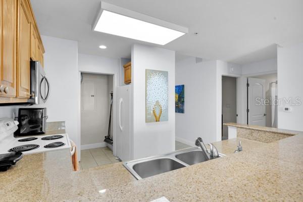 Image 17 of 34 For 13427 Blue Heron Beach Drive 1205