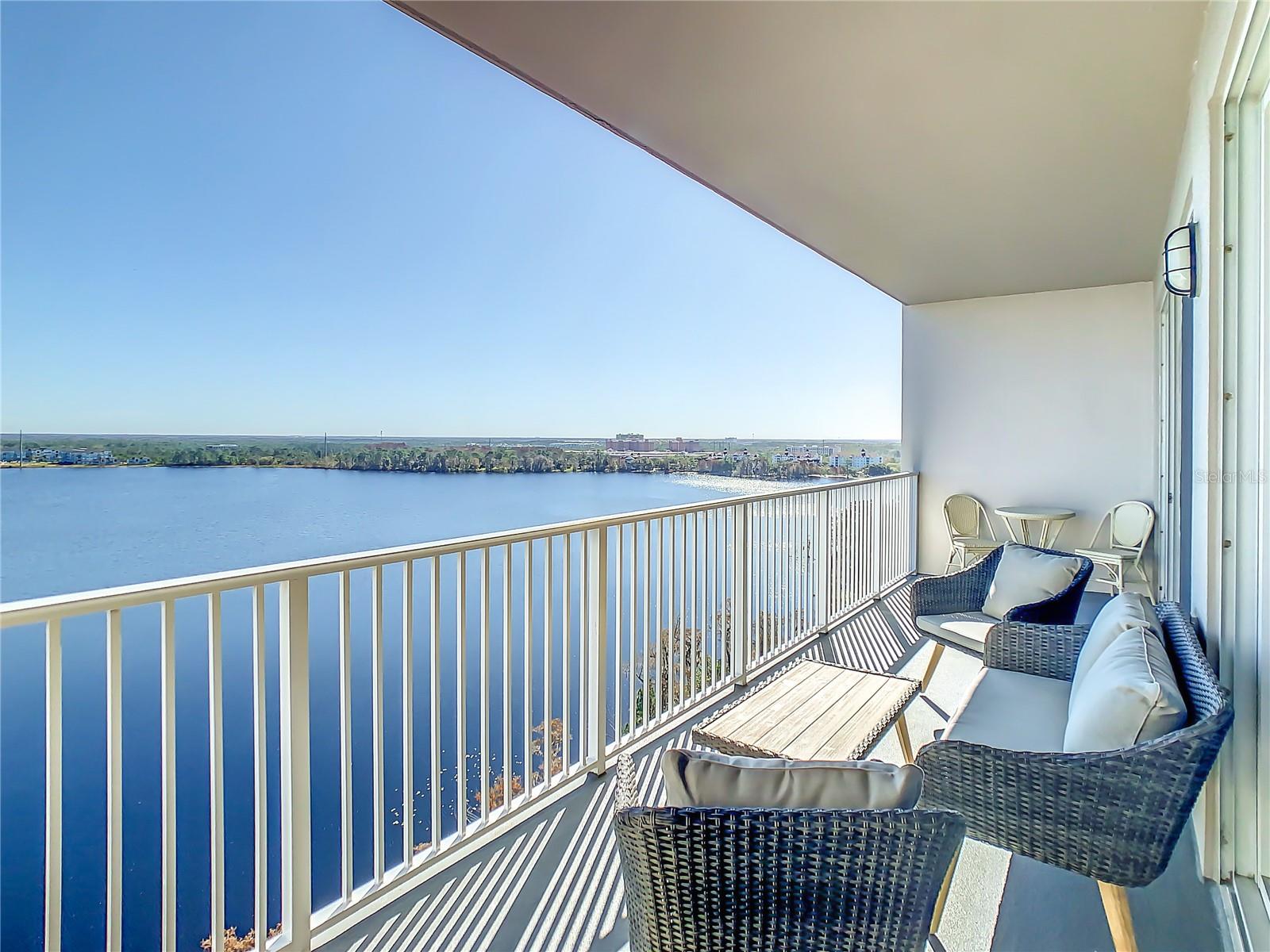 Image 23 of 34 For 13427 Blue Heron Beach Drive 1205