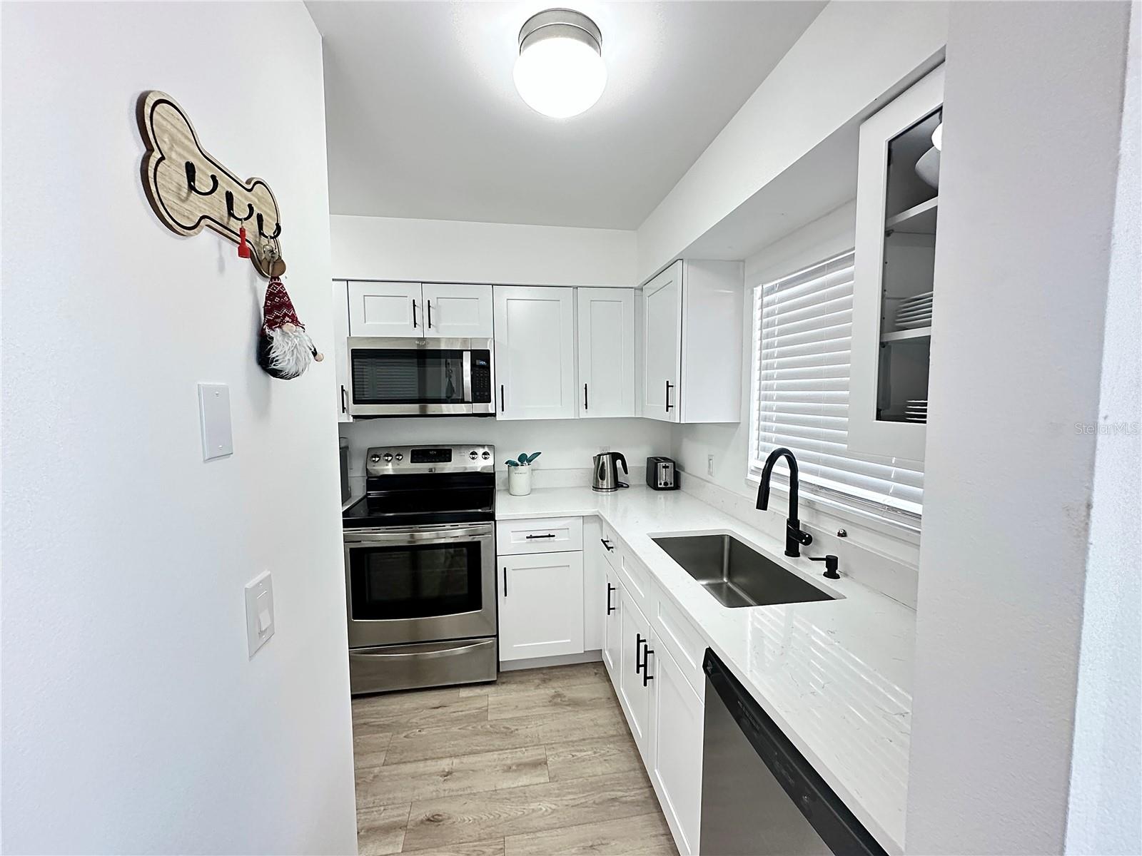 Image 4 of 41 For 3204 Netherwood