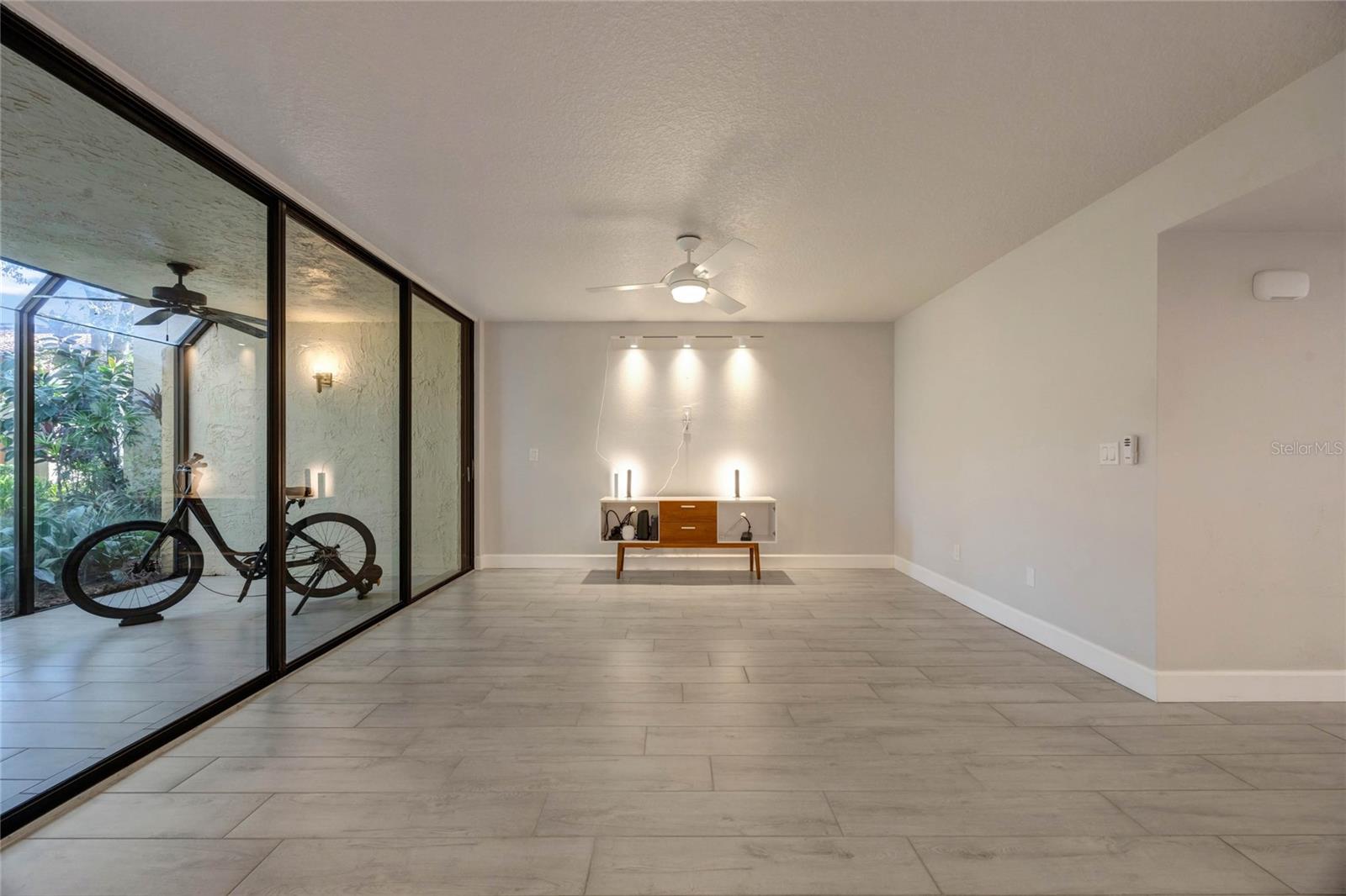 Image 13 of 72 For 1270 Saint Tropez Circle Ge