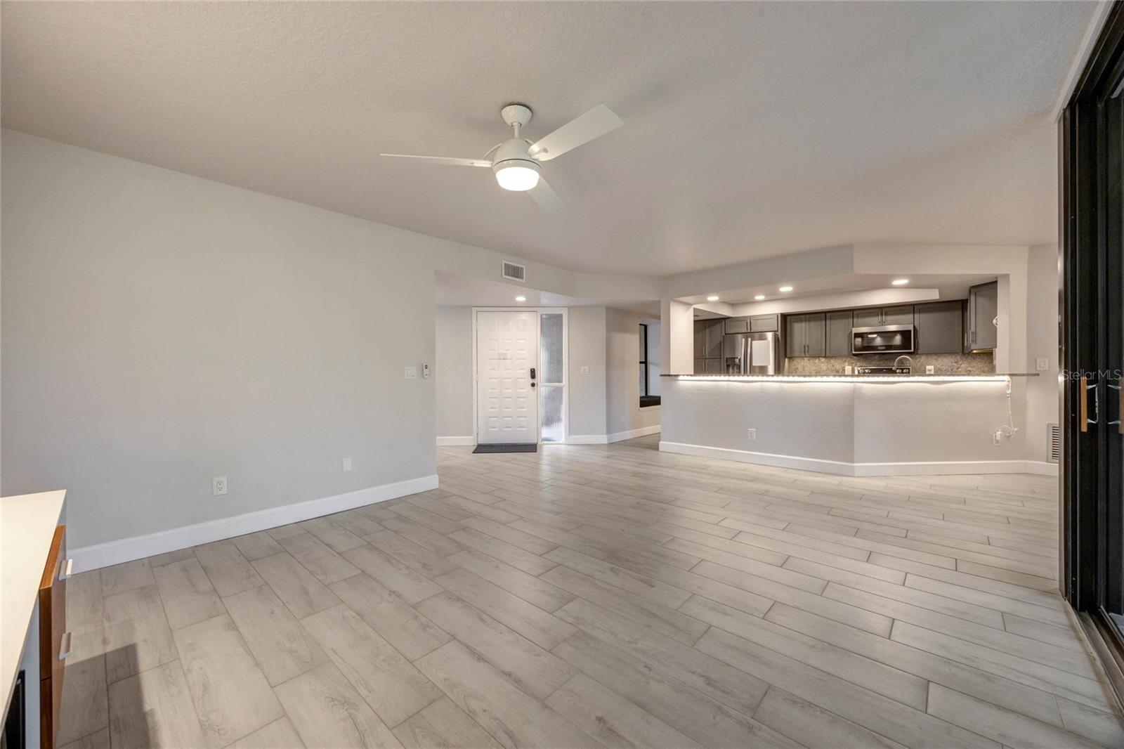 Image 14 of 72 For 1270 Saint Tropez Circle Ge