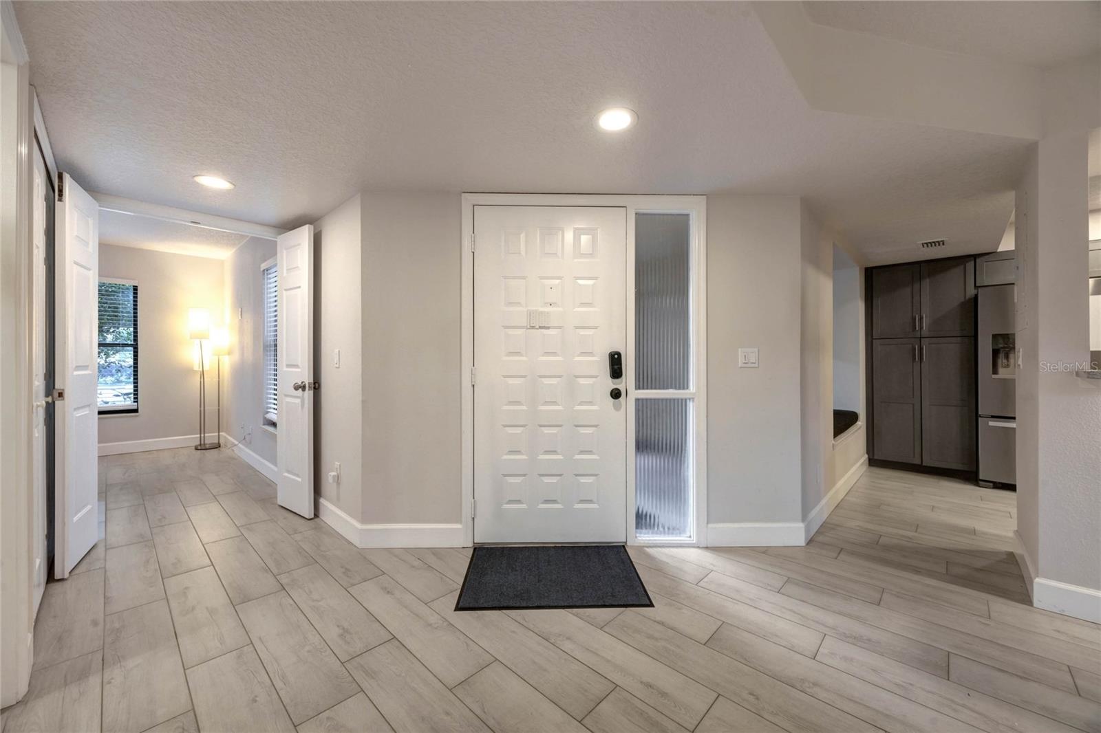 Image 7 of 72 For 1270 Saint Tropez Circle Ge