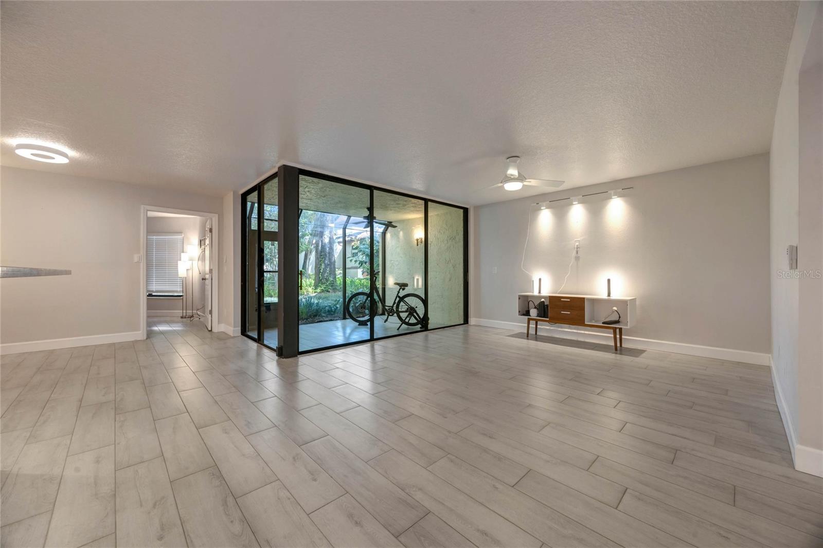 Image 8 of 72 For 1270 Saint Tropez Circle Ge