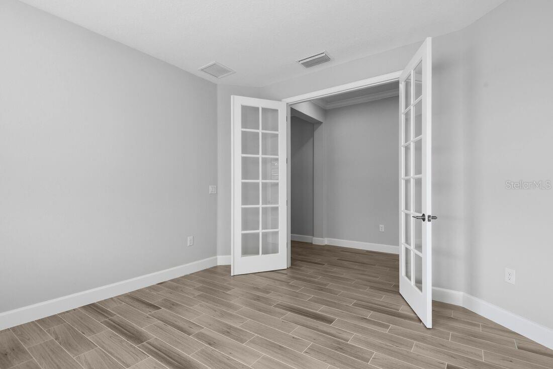 Image 28 of 53 For 545 Moon Shell Circle