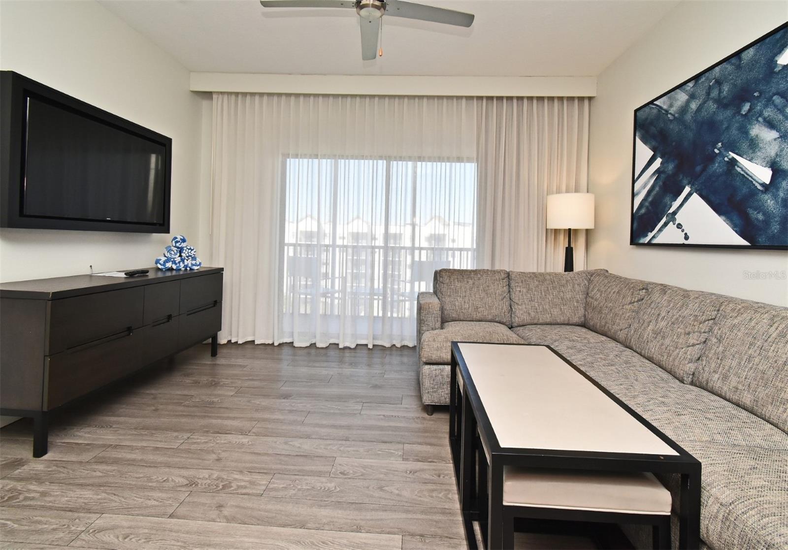 Image 13 of 53 For 14501 Grove Resort Avenue 3704