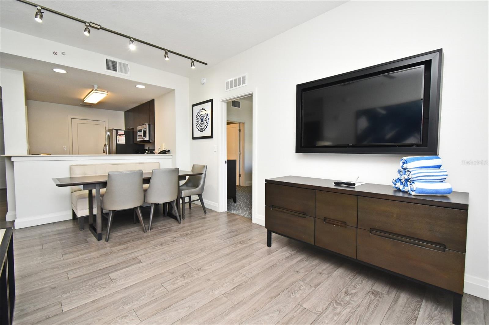 Image 15 of 53 For 14501 Grove Resort Avenue 3704