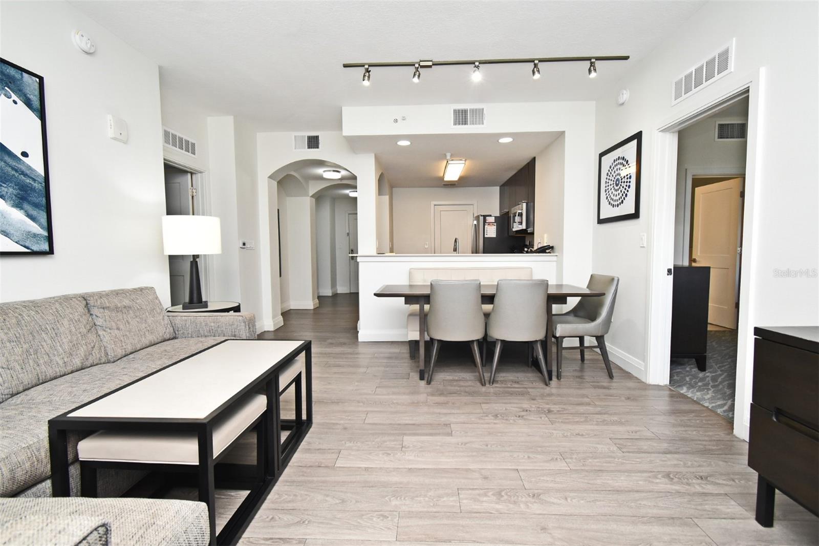 Image 16 of 53 For 14501 Grove Resort Avenue 3704