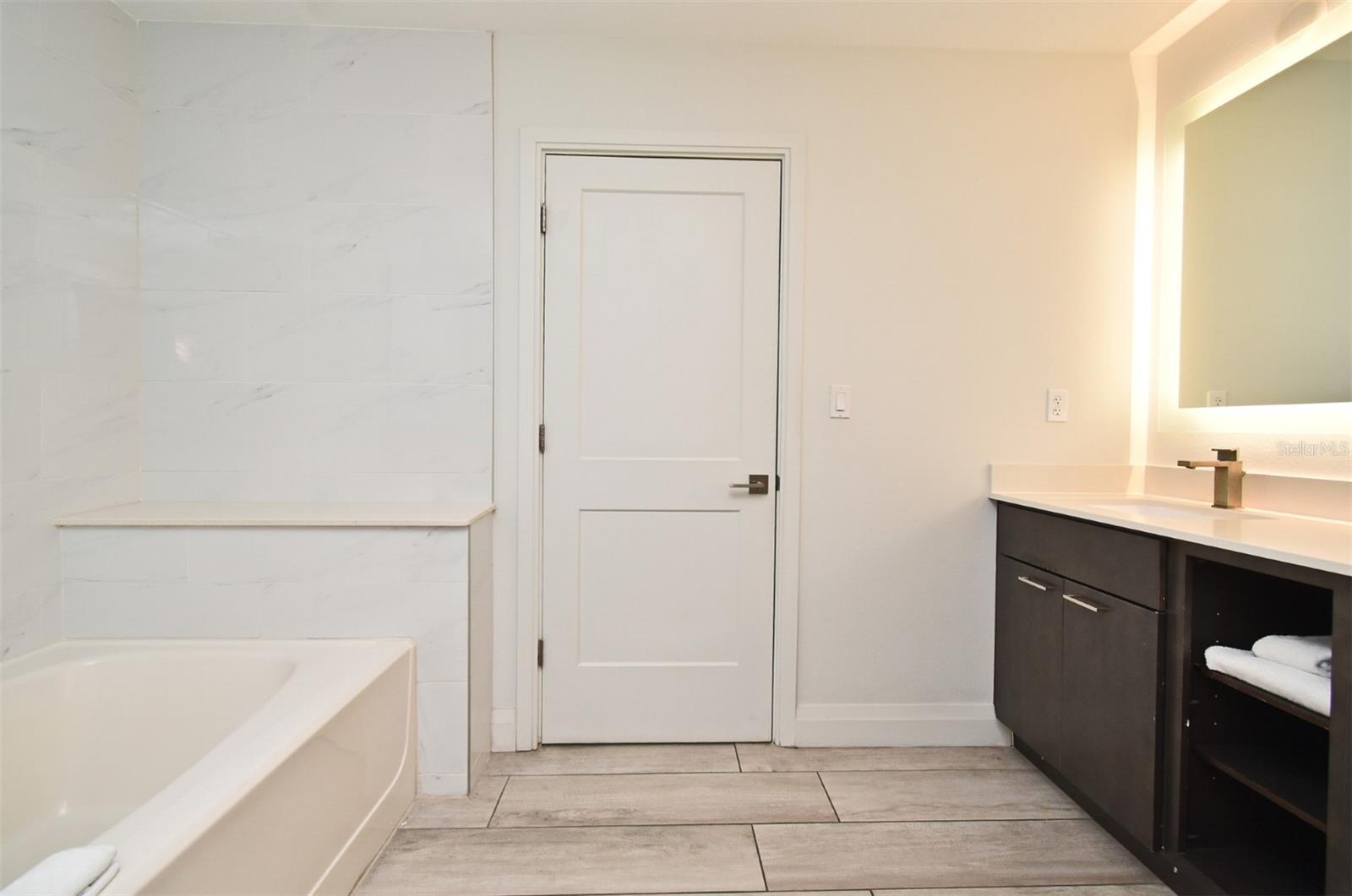 Image 26 of 53 For 14501 Grove Resort Avenue 3704