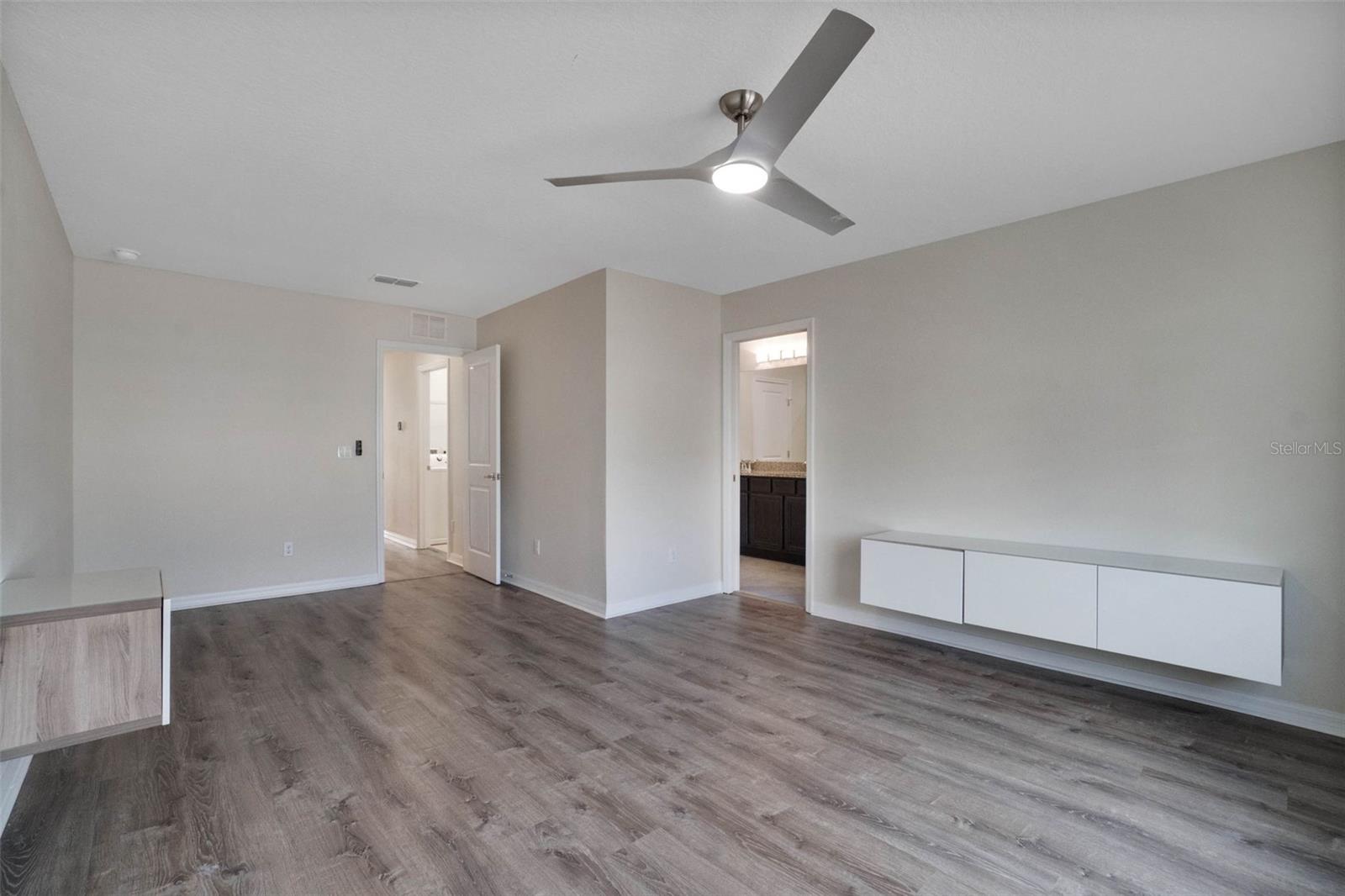 Image 13 of 35 For 5089 Caspian Street