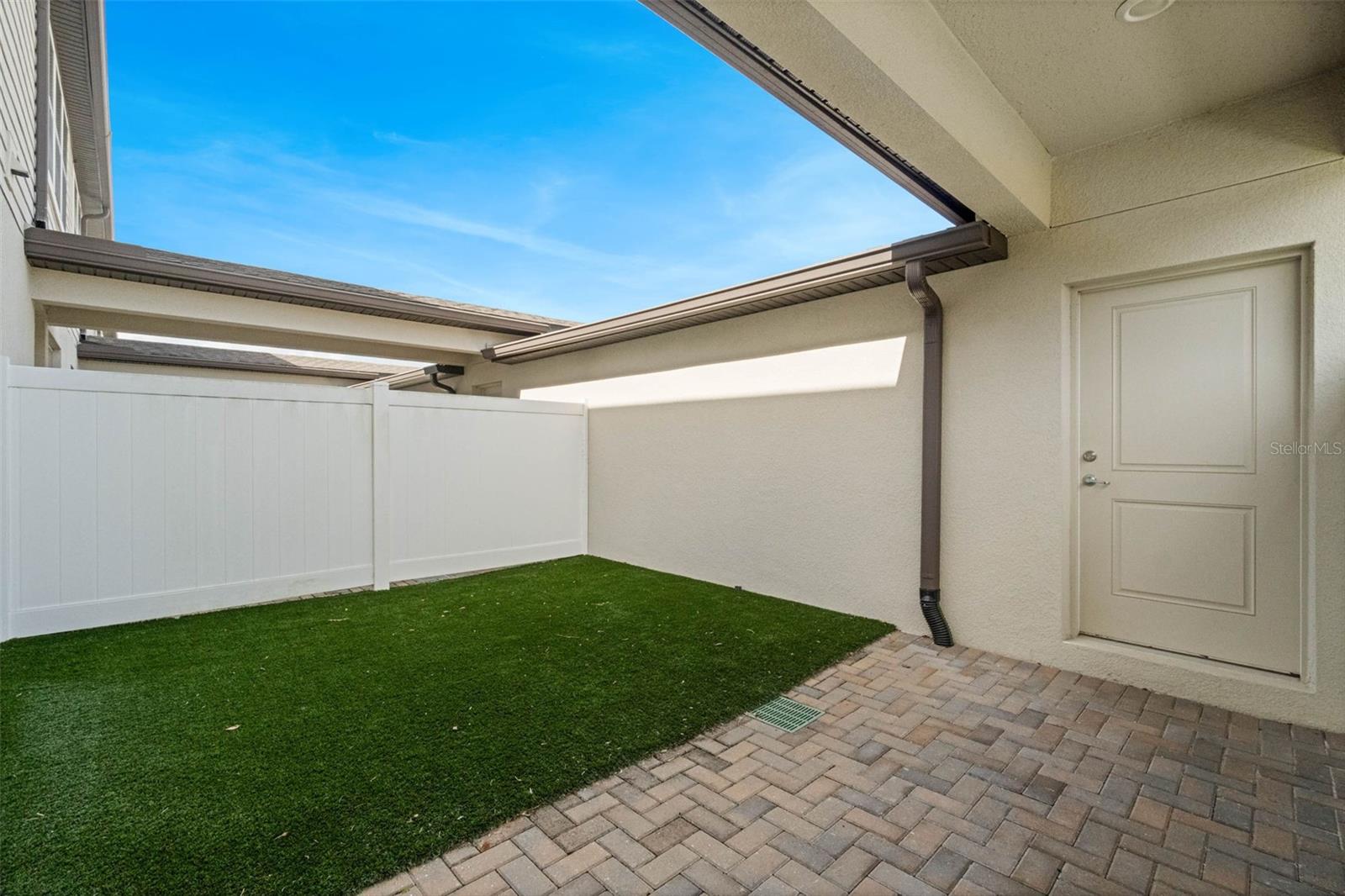Image 25 of 35 For 5089 Caspian Street