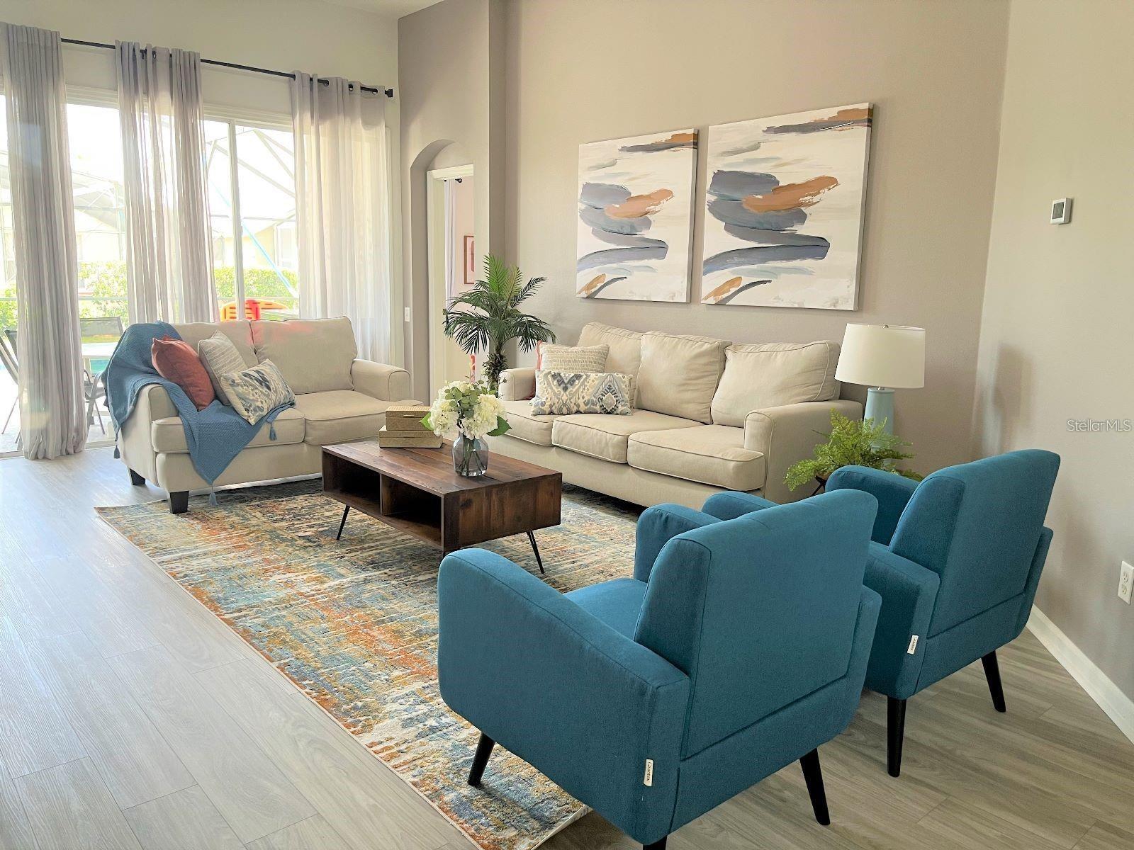Image 4 of 44 For 8023 King Palm Circle