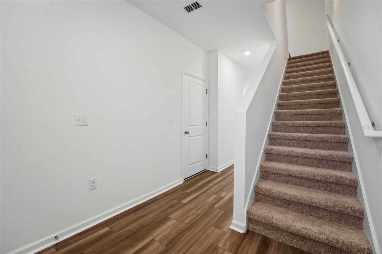 Image 17 of 46 For 11917 Sylvia Street