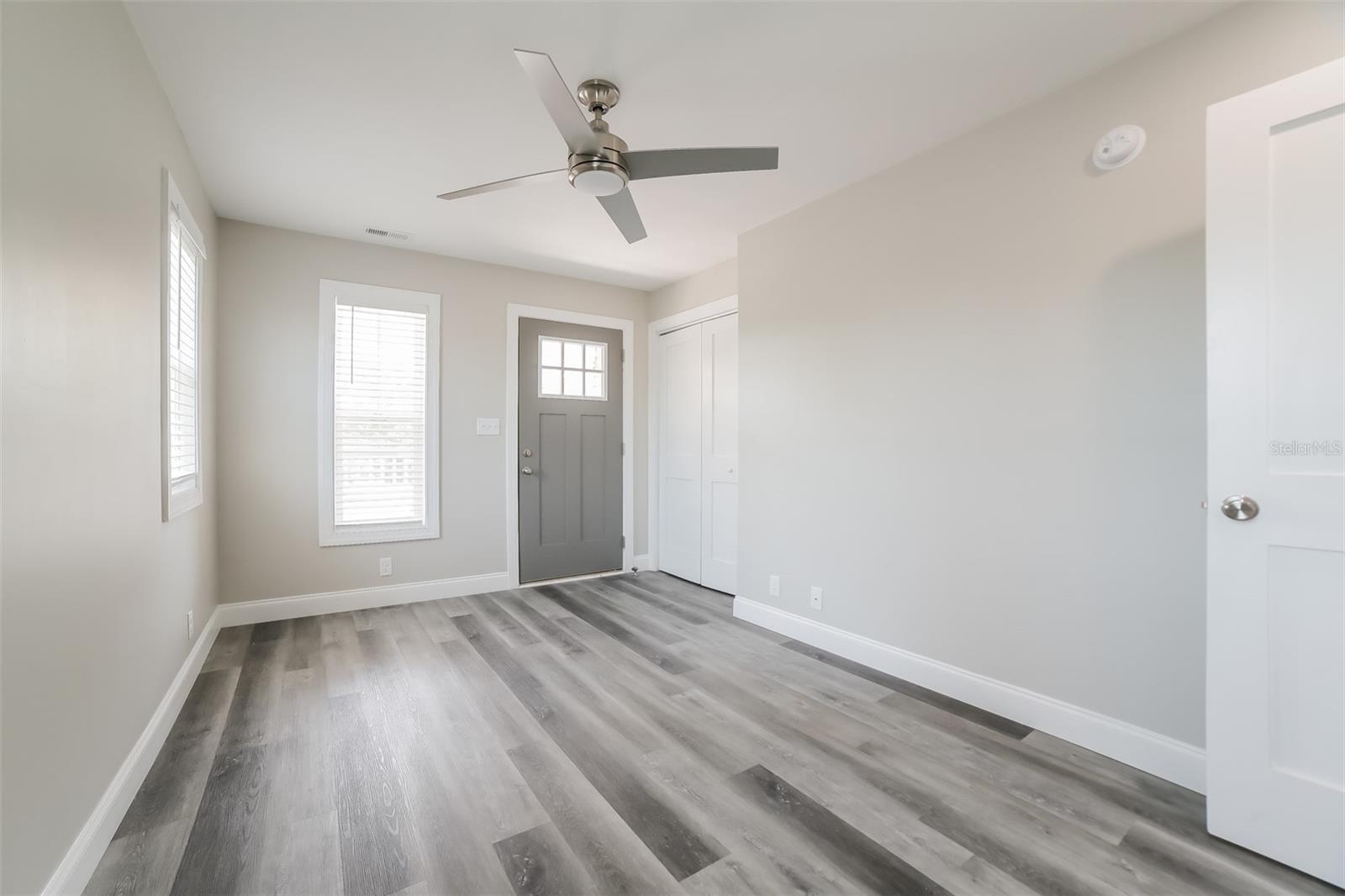 Image 5 of 17 For 2165 14th Avenue S
