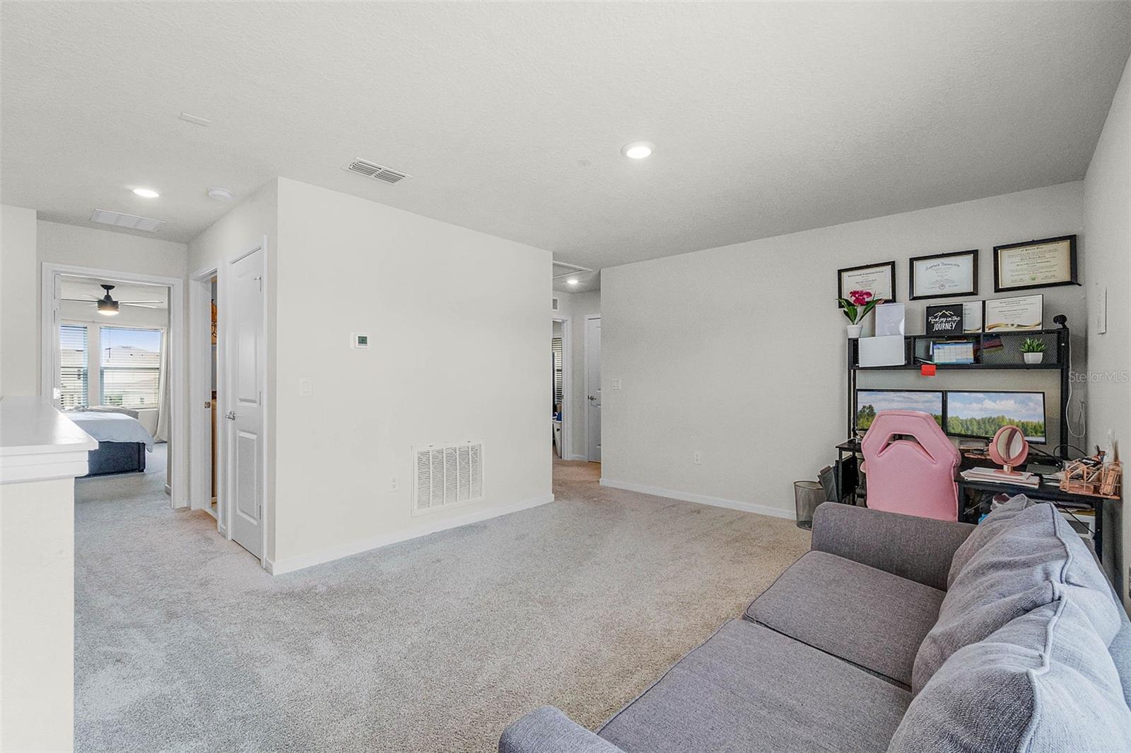 Image 11 of 35 For 5329 Royal Point Avenue