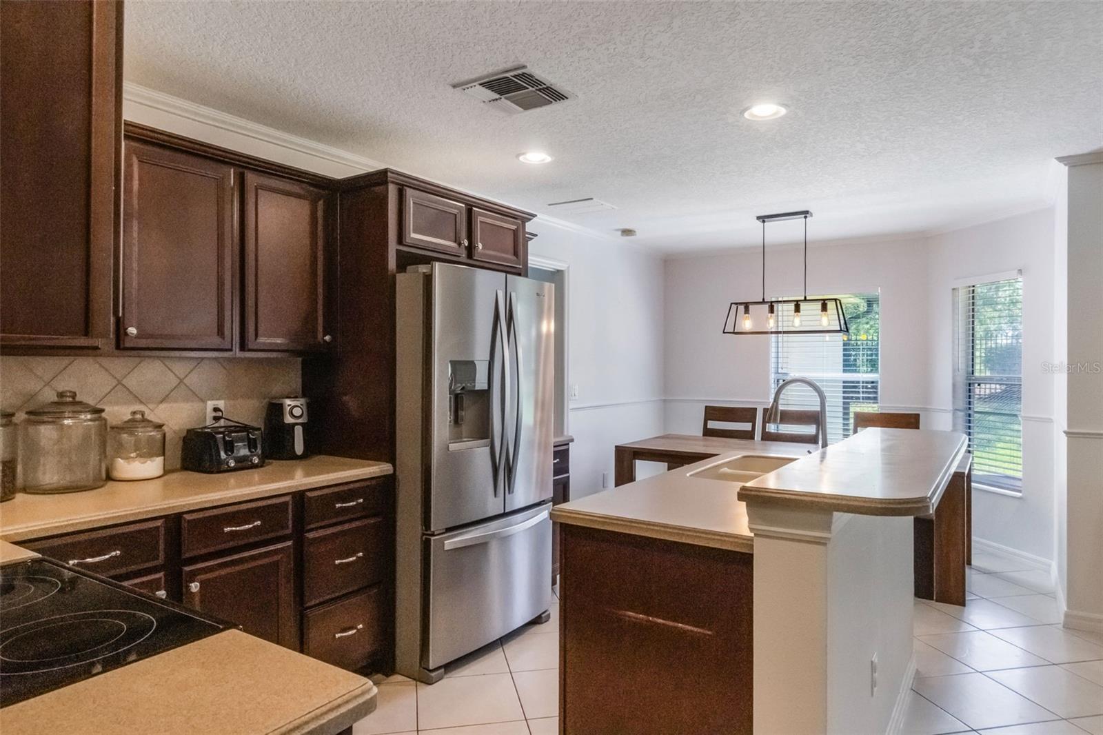 Image 10 of 49 For 1920 Commander Way