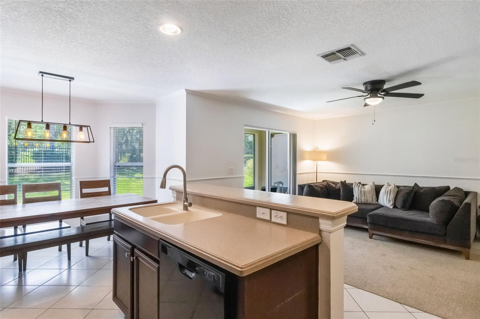 Image 12 of 49 For 1920 Commander Way