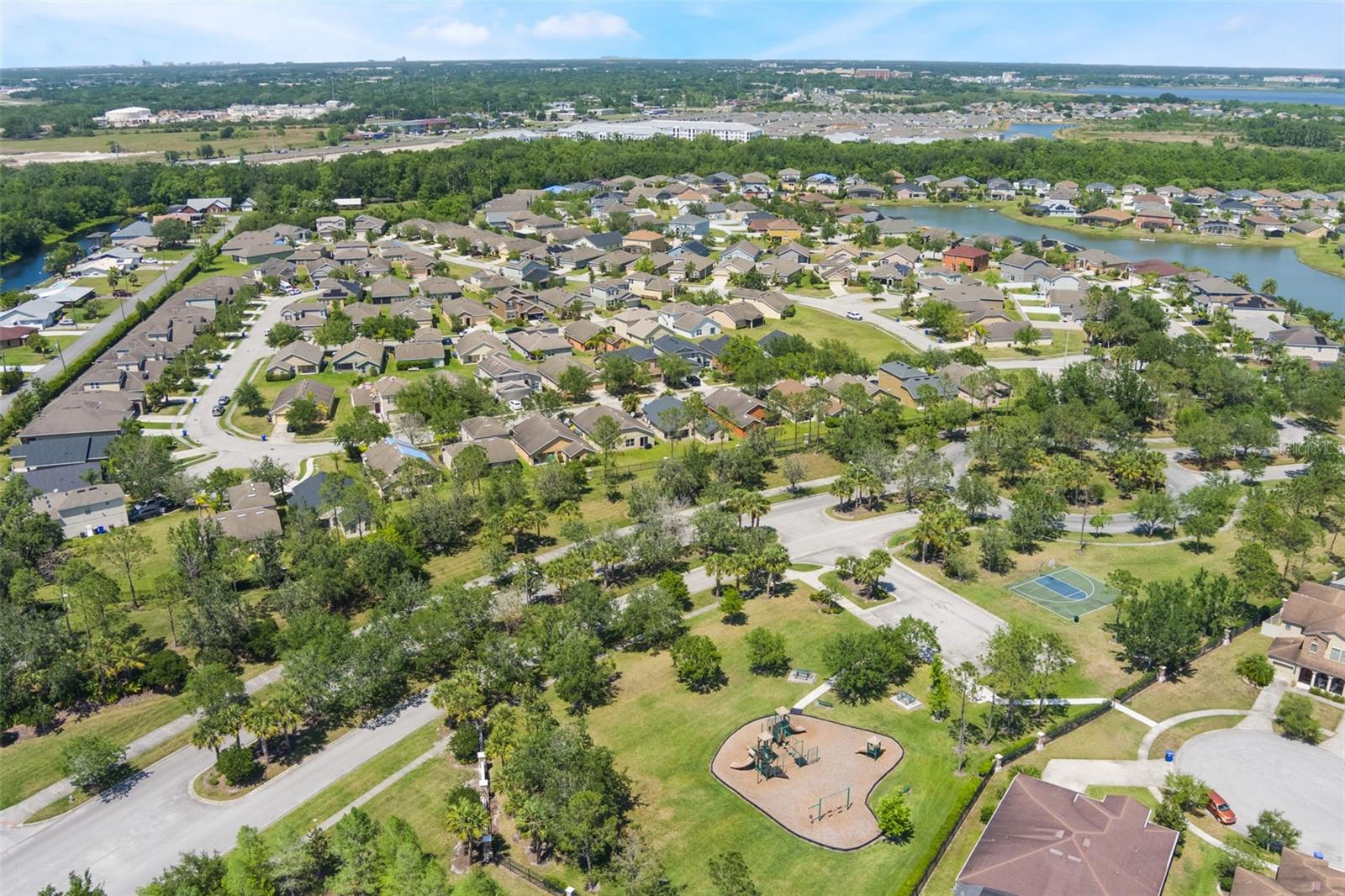 Image 44 of 49 For 1920 Commander Way