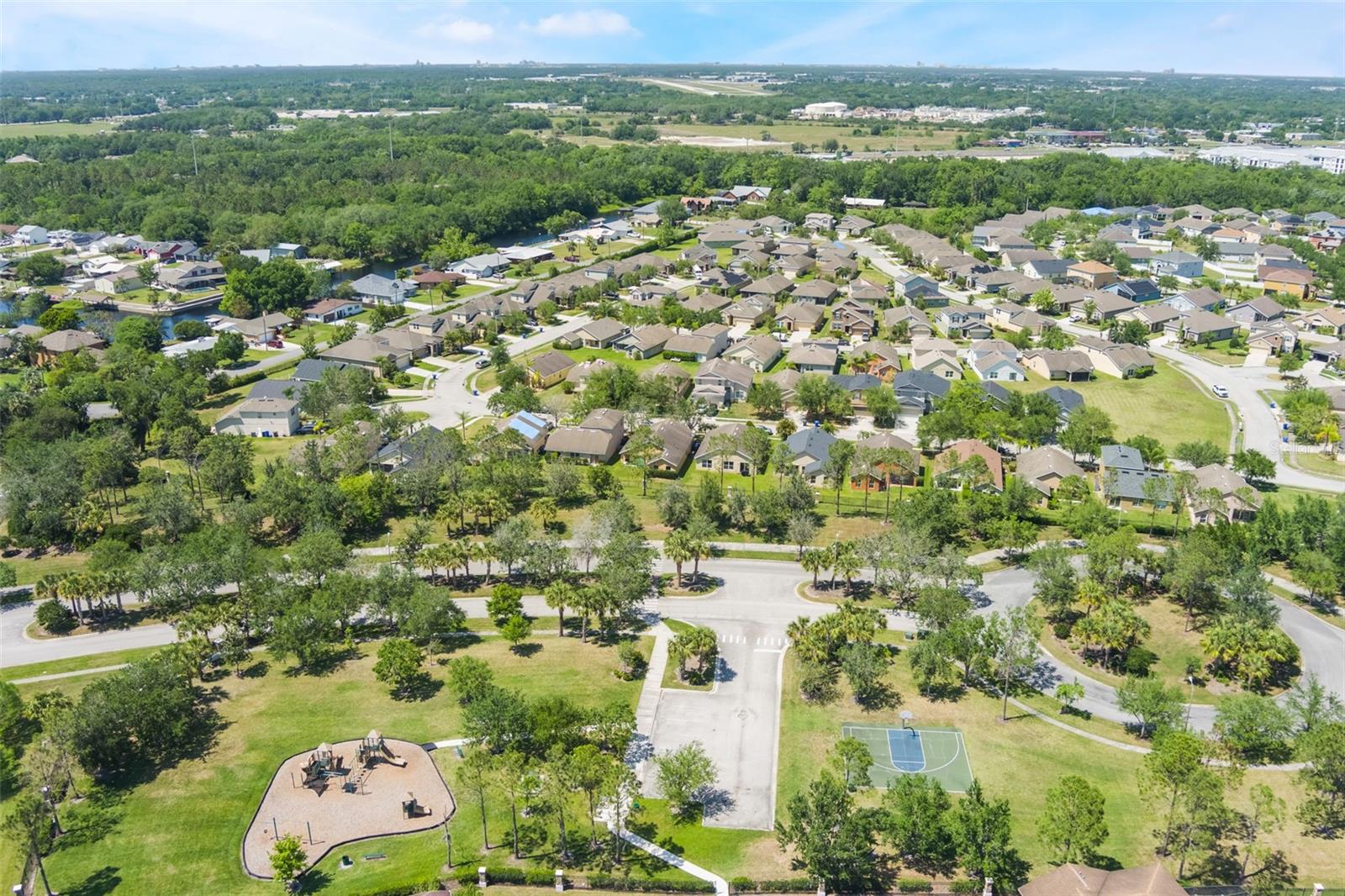 Image 45 of 49 For 1920 Commander Way