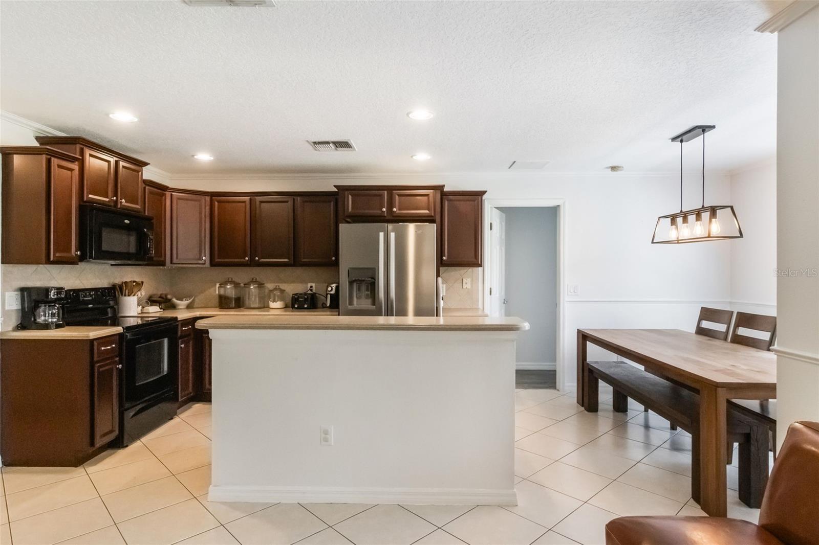 Image 9 of 49 For 1920 Commander Way
