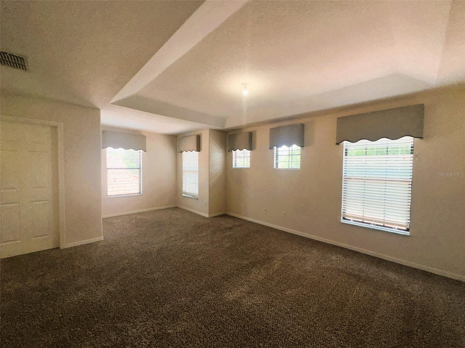 Listing photo id 19 for 2840 Roccella Court