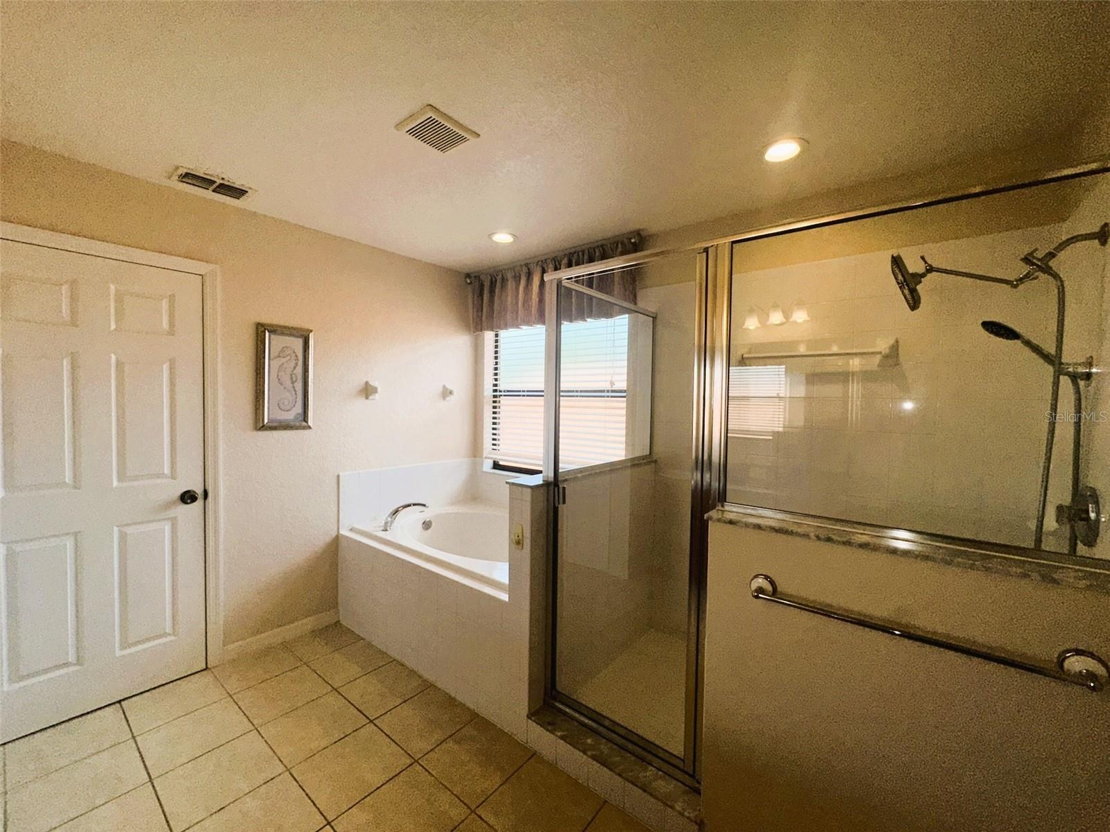 Listing photo id 24 for 2840 Roccella Court