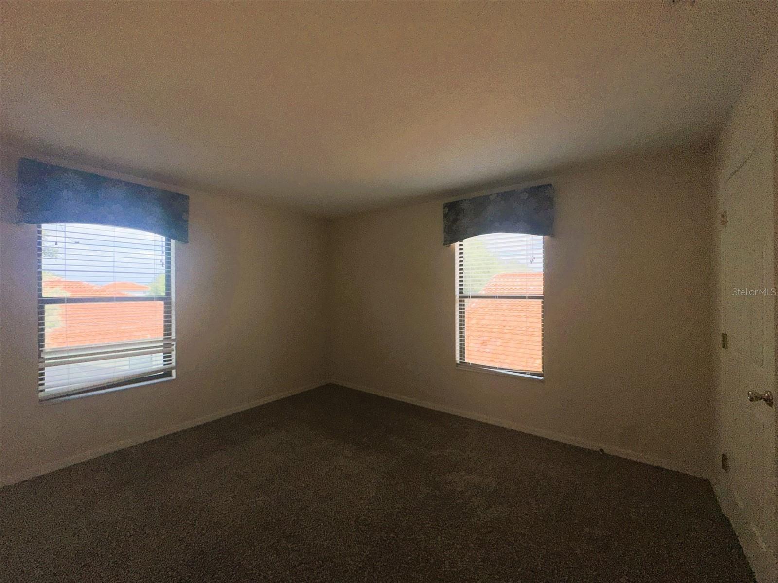 Listing photo id 31 for 2840 Roccella Court