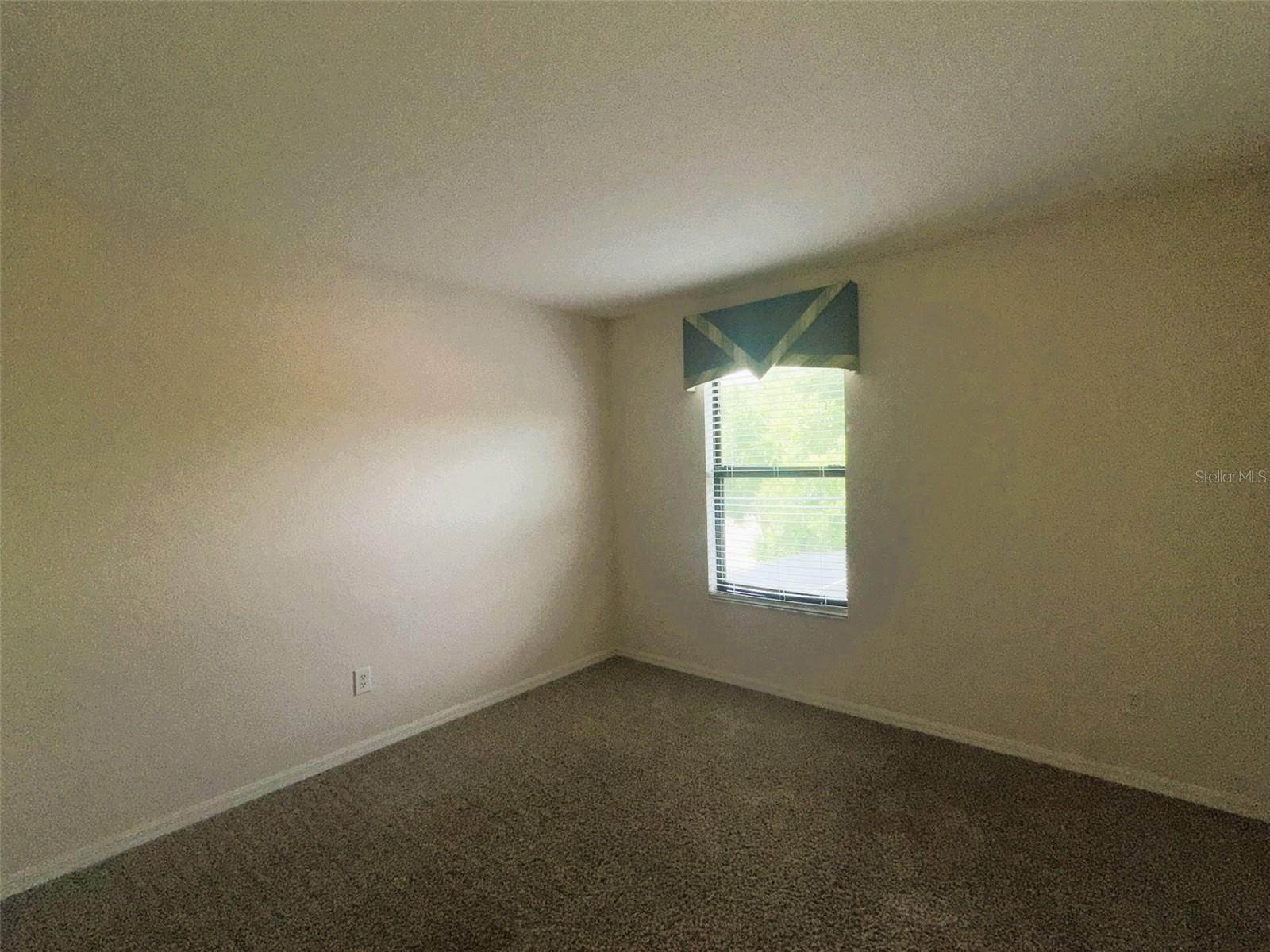 Listing photo id 33 for 2840 Roccella Court