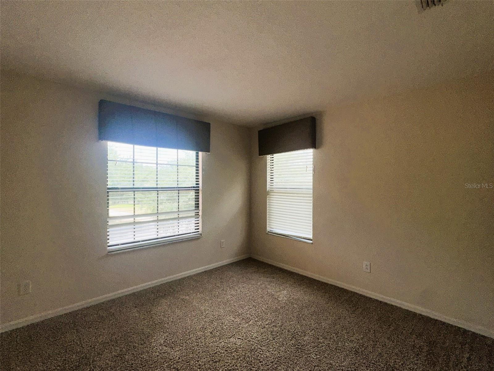 Listing photo id 41 for 2840 Roccella Court