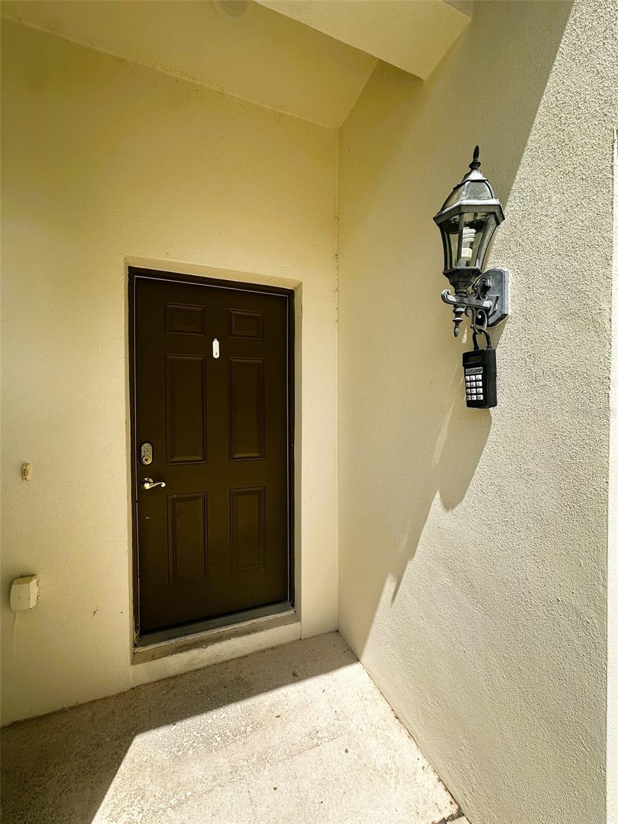 Listing photo id 3 for 2840 Roccella Court