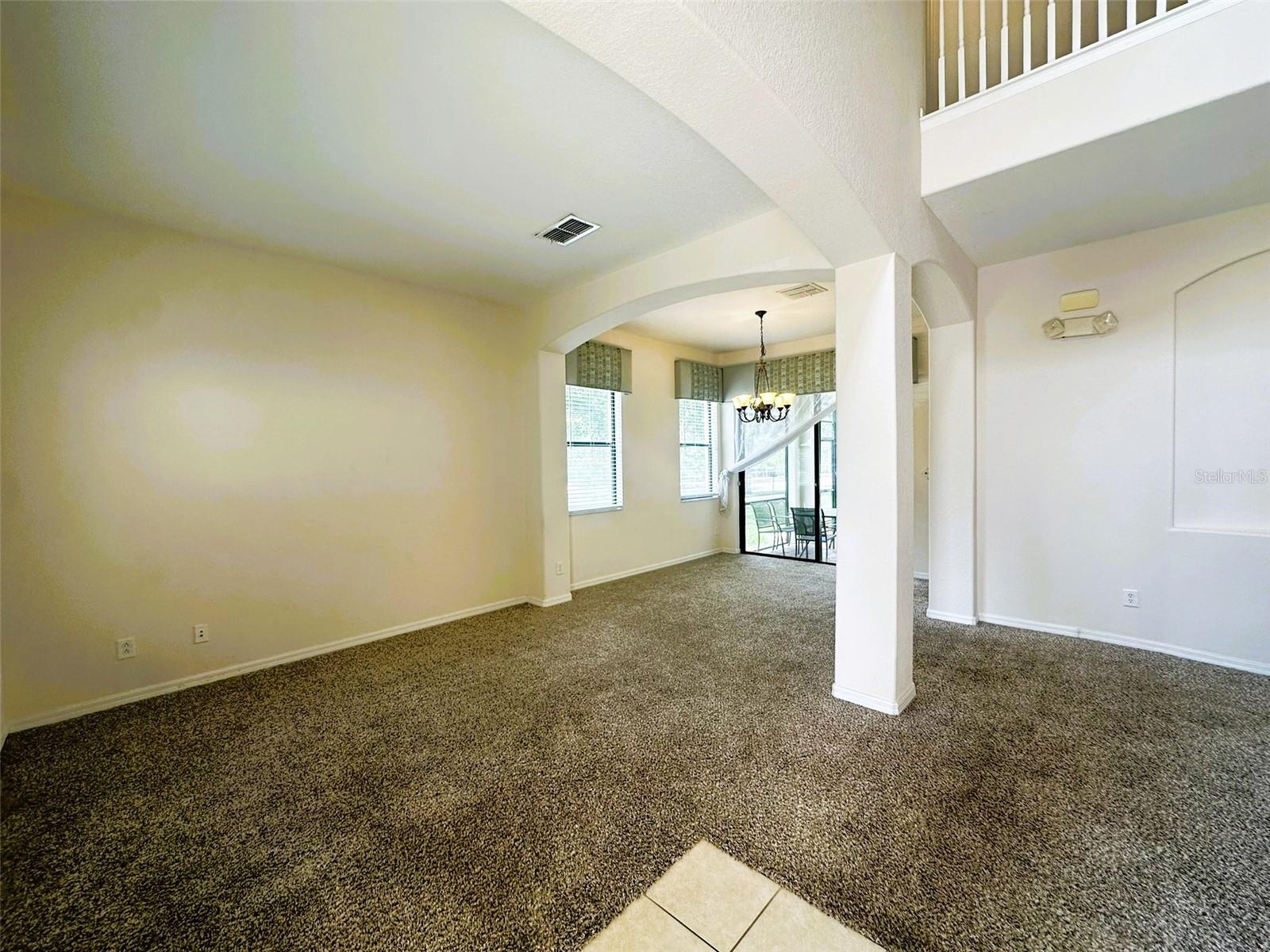 Listing photo id 4 for 2840 Roccella Court