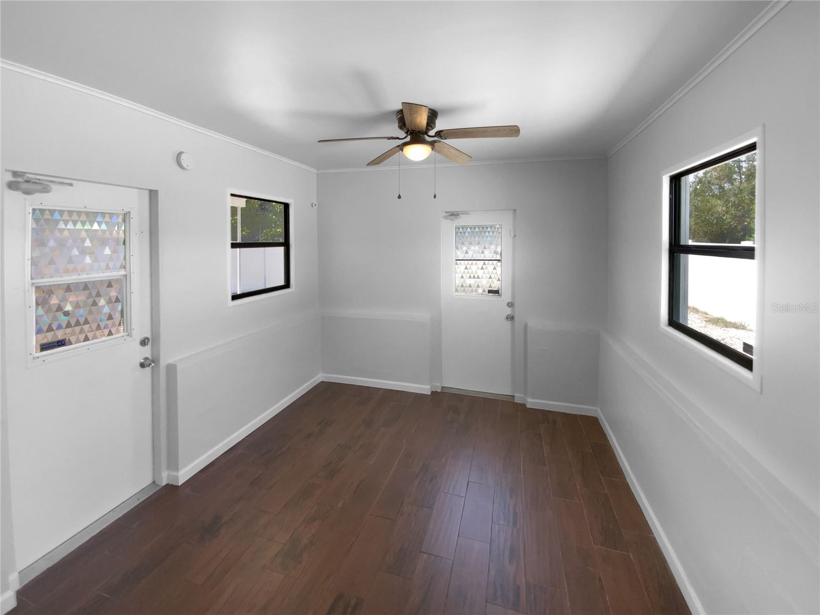 Image 12 of 28 For 701 71st Avenue N