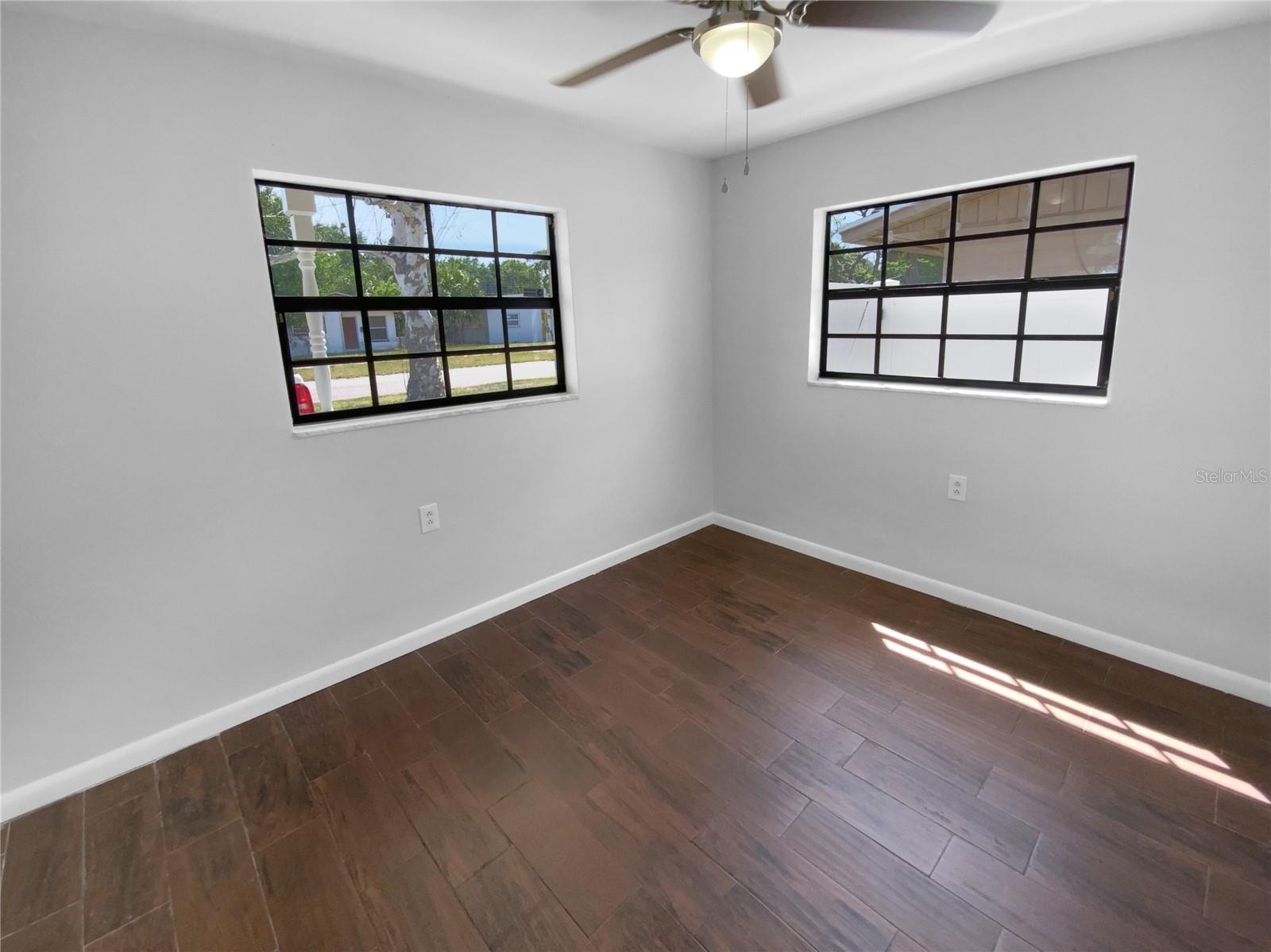 Image 18 of 28 For 701 71st Avenue N
