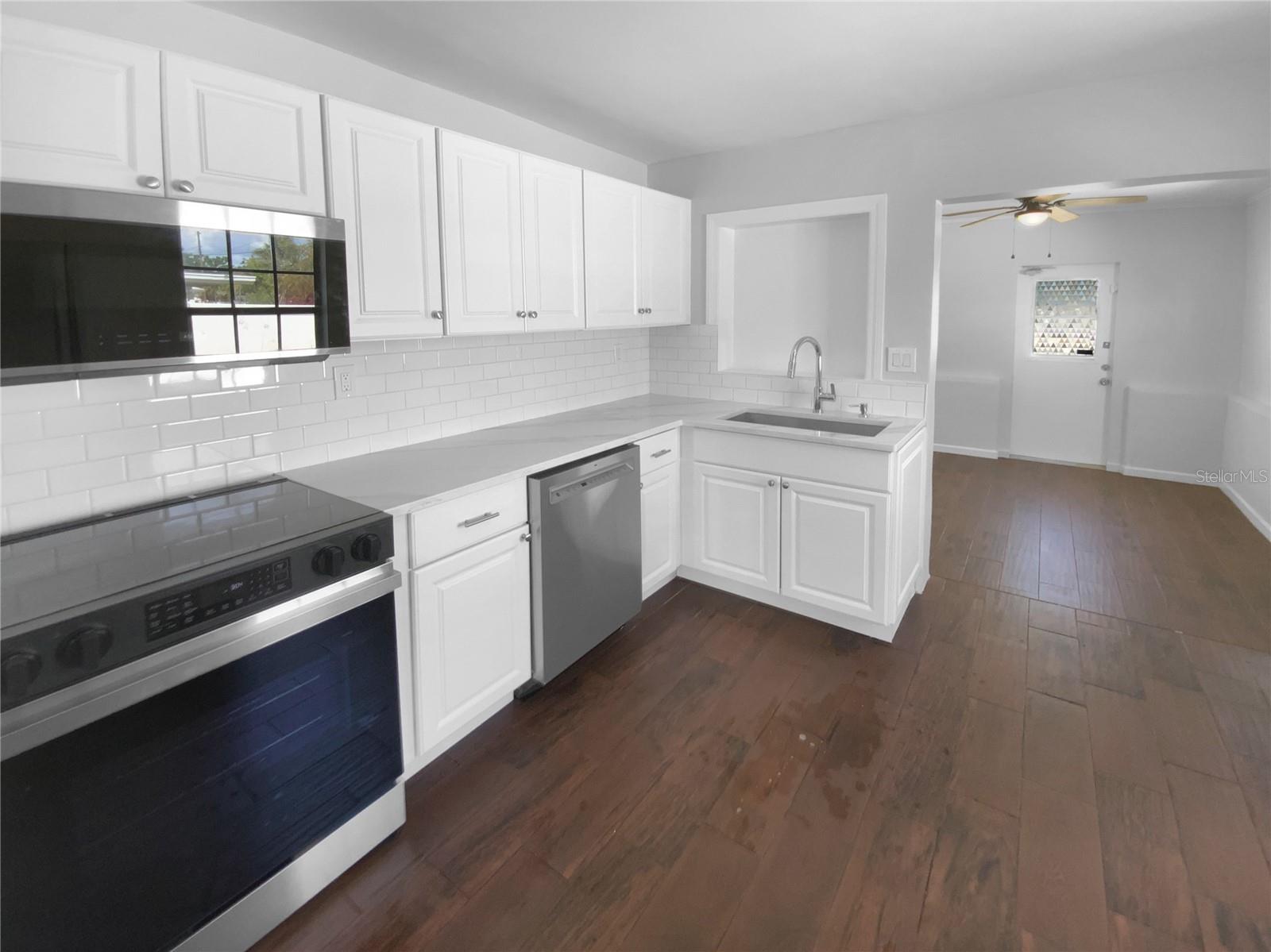 Image 21 of 28 For 701 71st Avenue N