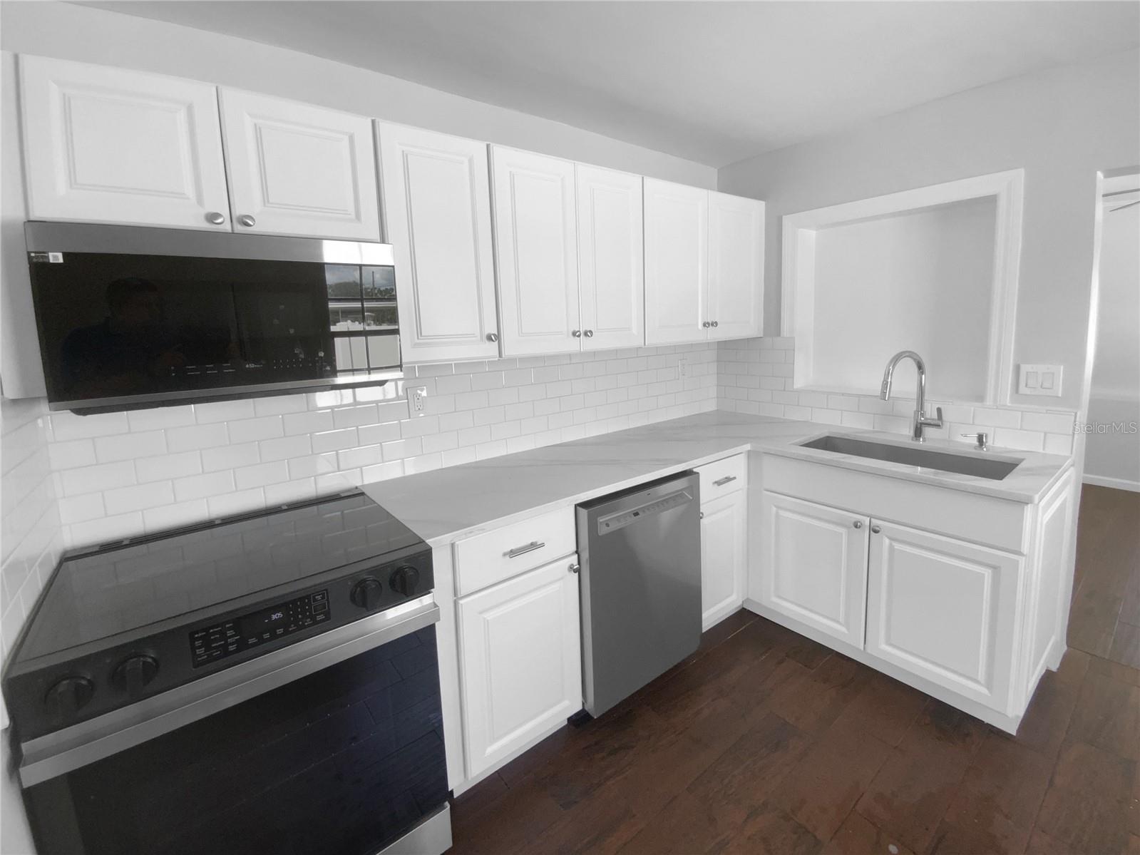 Image 23 of 28 For 701 71st Avenue N
