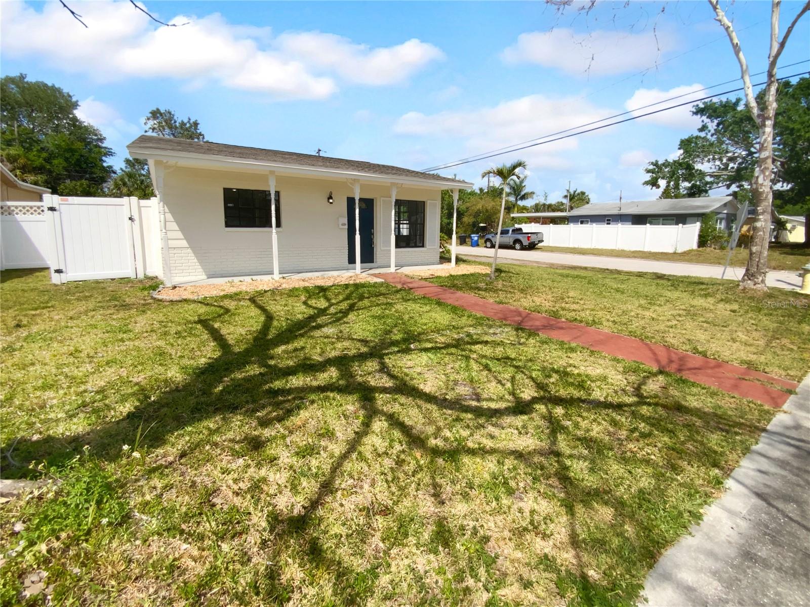 Image 27 of 28 For 701 71st Avenue N