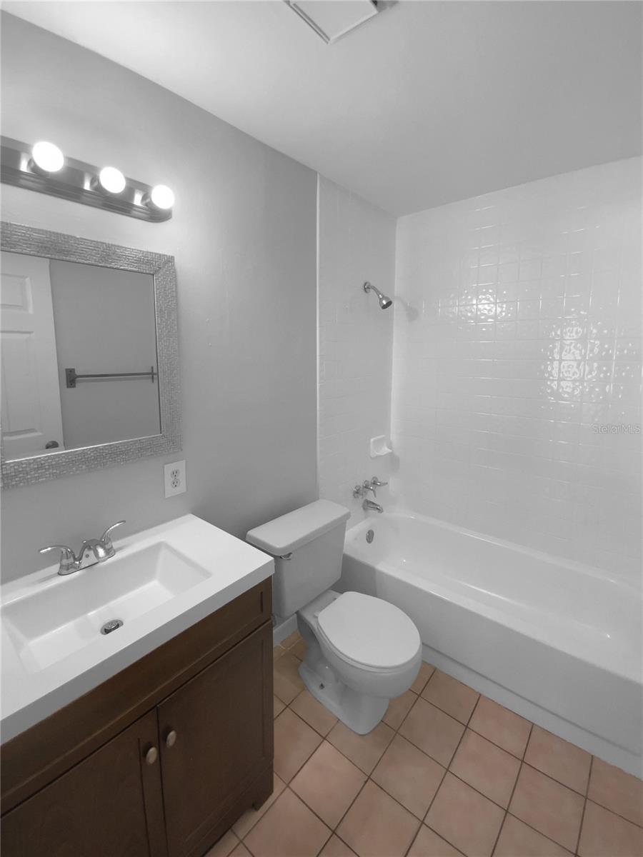 Image 7 of 28 For 701 71st Avenue N