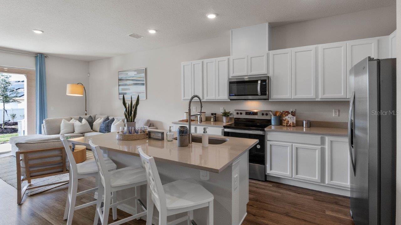 Image 6 of 25 For 2112 Monteverde Avenue