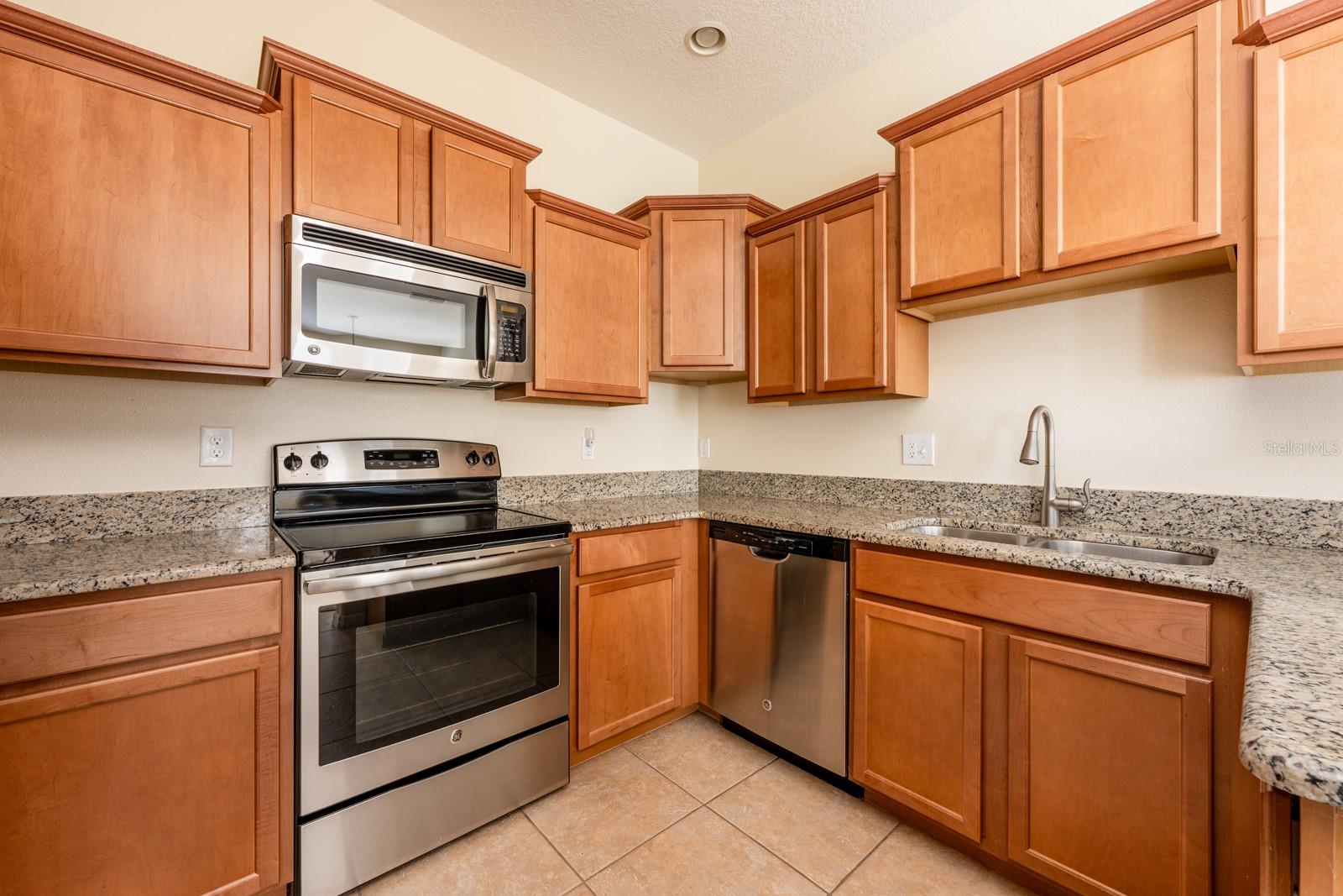 Image 16 of 41 For 3205 Sonesta Court F