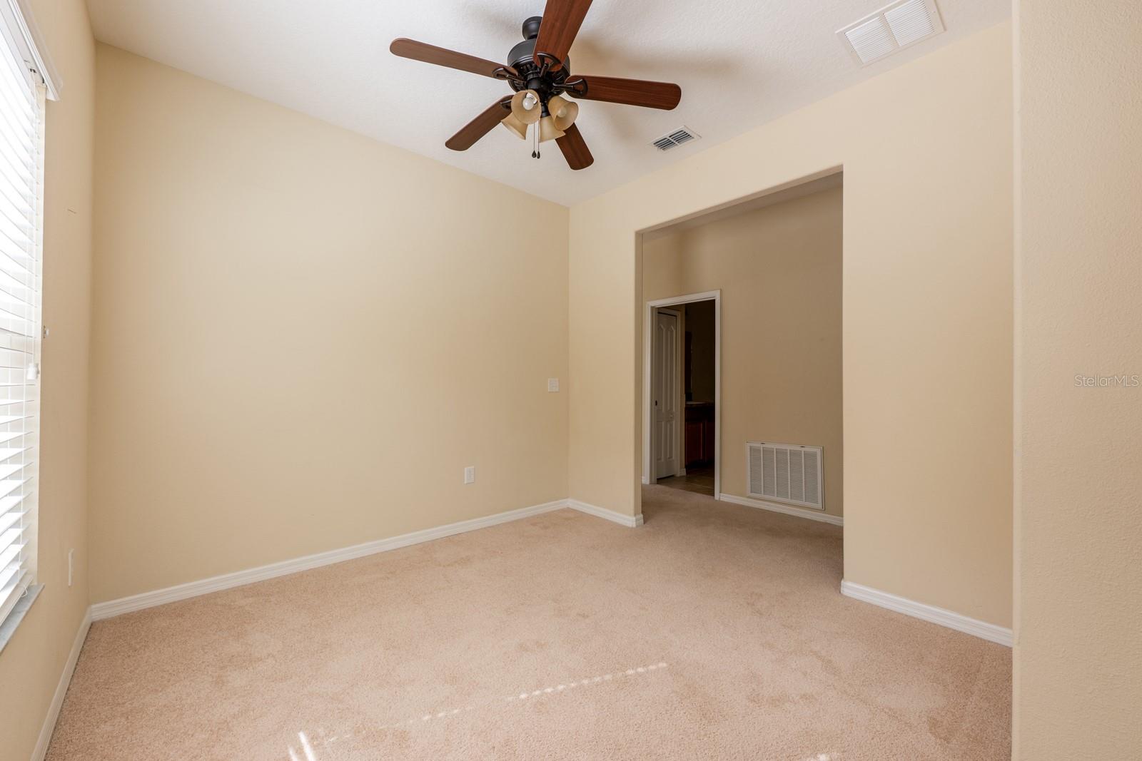 Image 21 of 41 For 3205 Sonesta Court F